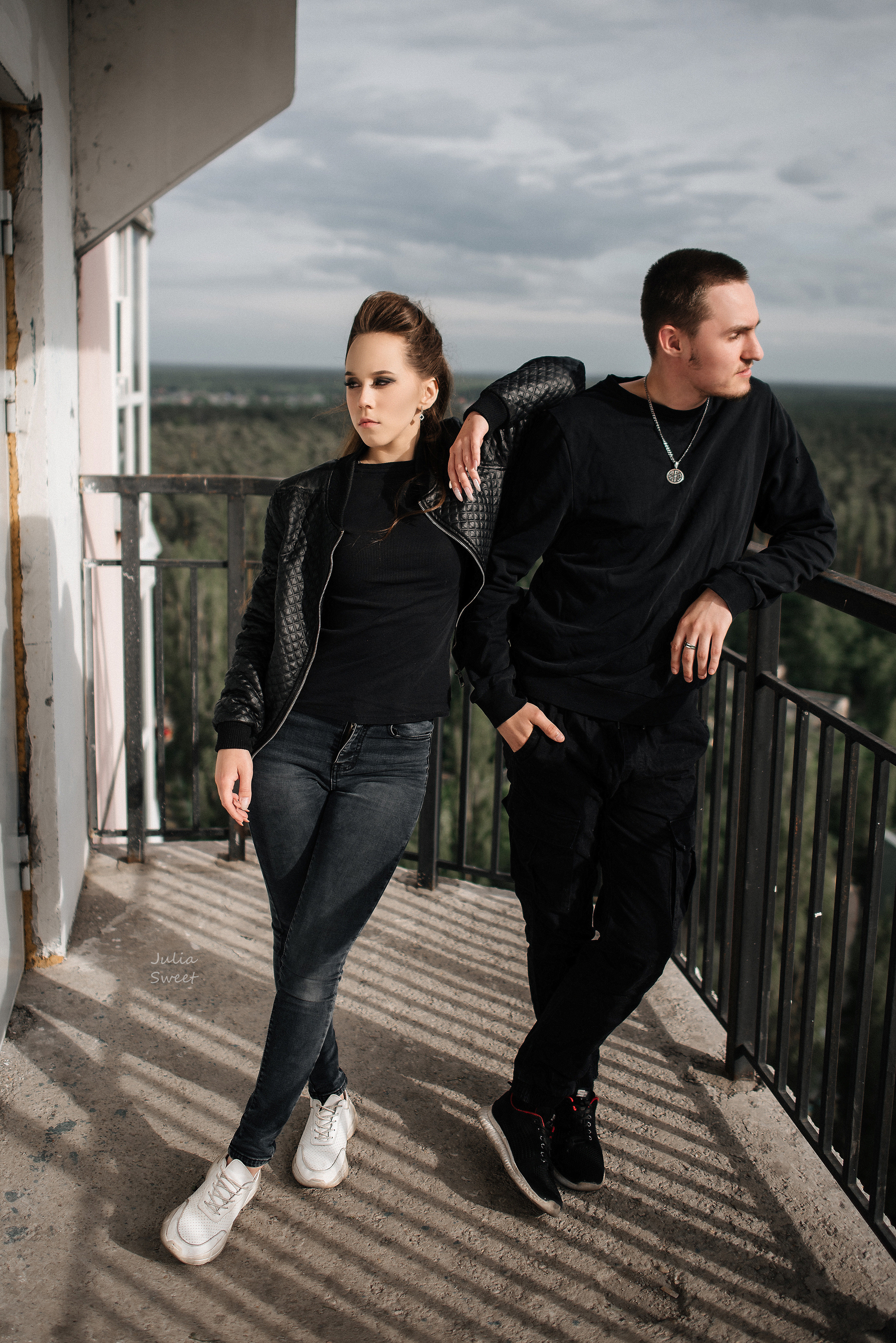 Арина и Влад в дерзком стиле на крыше. Свадебный и портретный фотограф в Липецке Юлия Свит