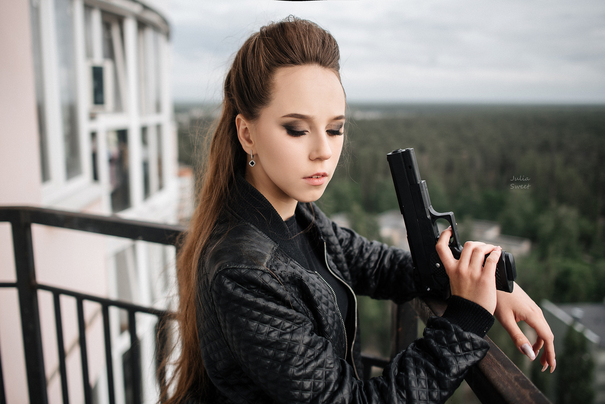 Арина и Влад в дерзком стиле на крыше. Свадебный и портретный фотограф в Липецке Юлия Свит