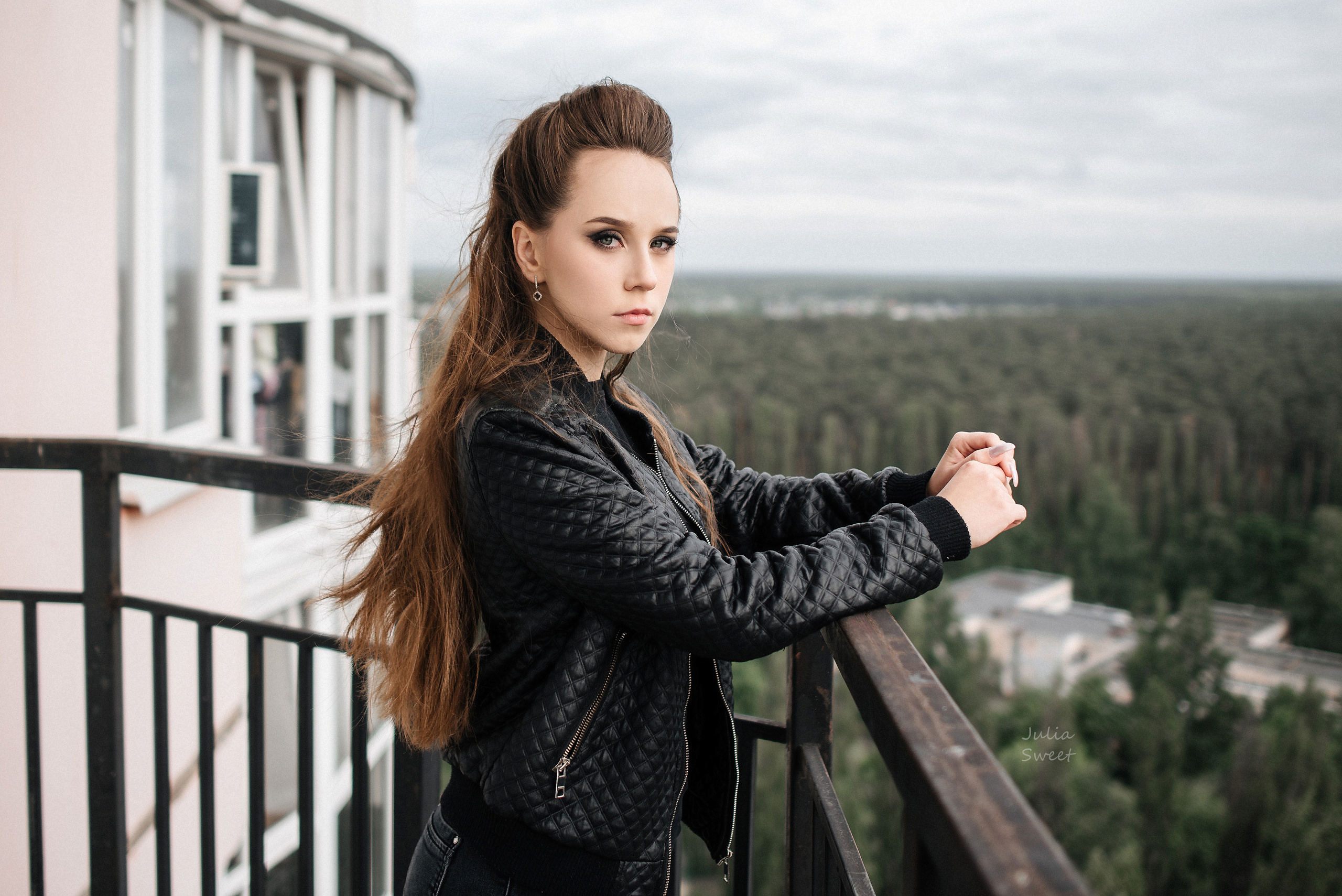 Арина и Влад в дерзком стиле на крыше. Свадебный и портретный фотограф в Липецке Юлия Свит