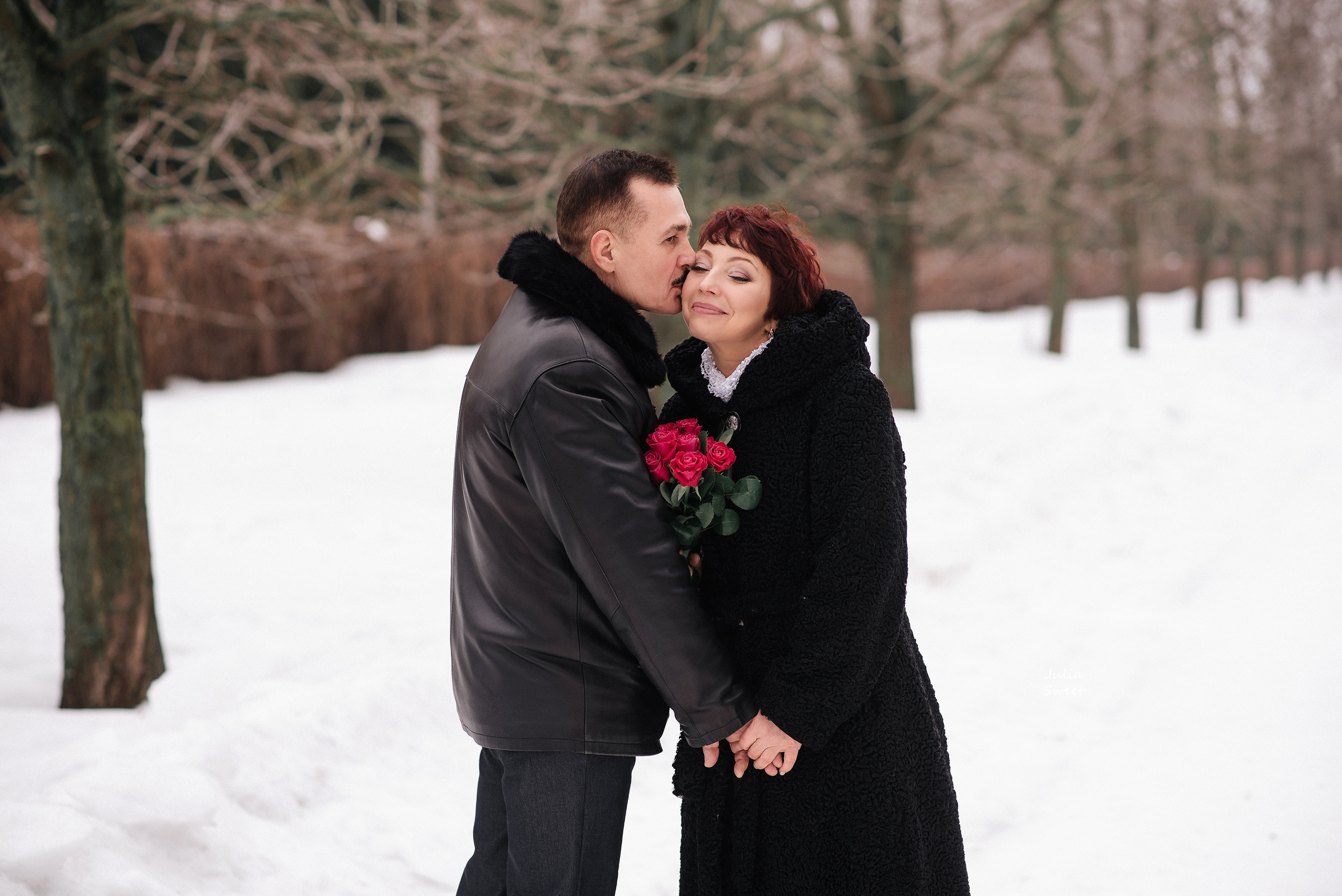 Елена и Роберт после венчания зимой. Свадебный и портретный фотограф в Липецке Юлия Свит