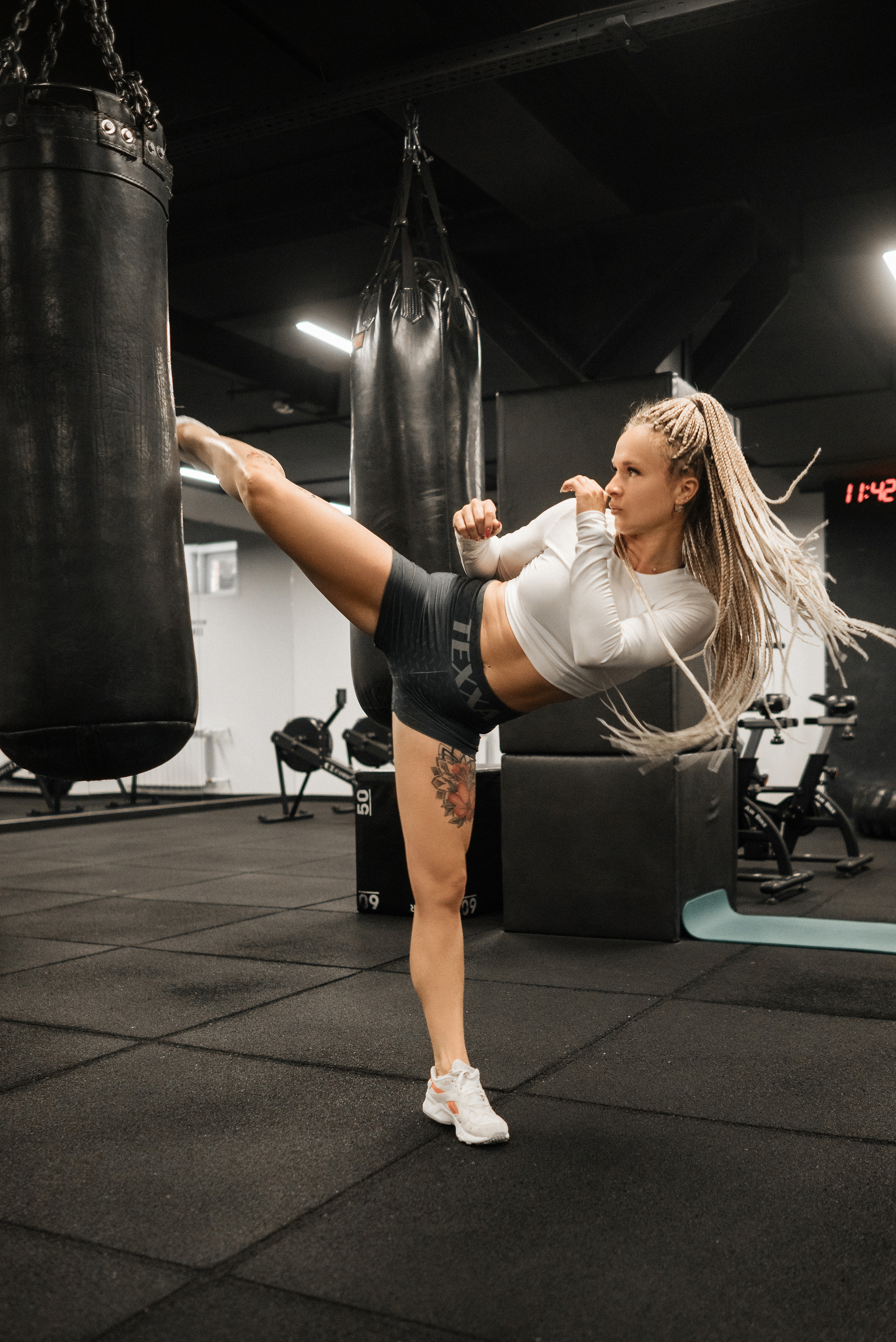 Фитнес тренер Женя на работе. Свадебный и портретный фотограф в Липецке Юлия Свит