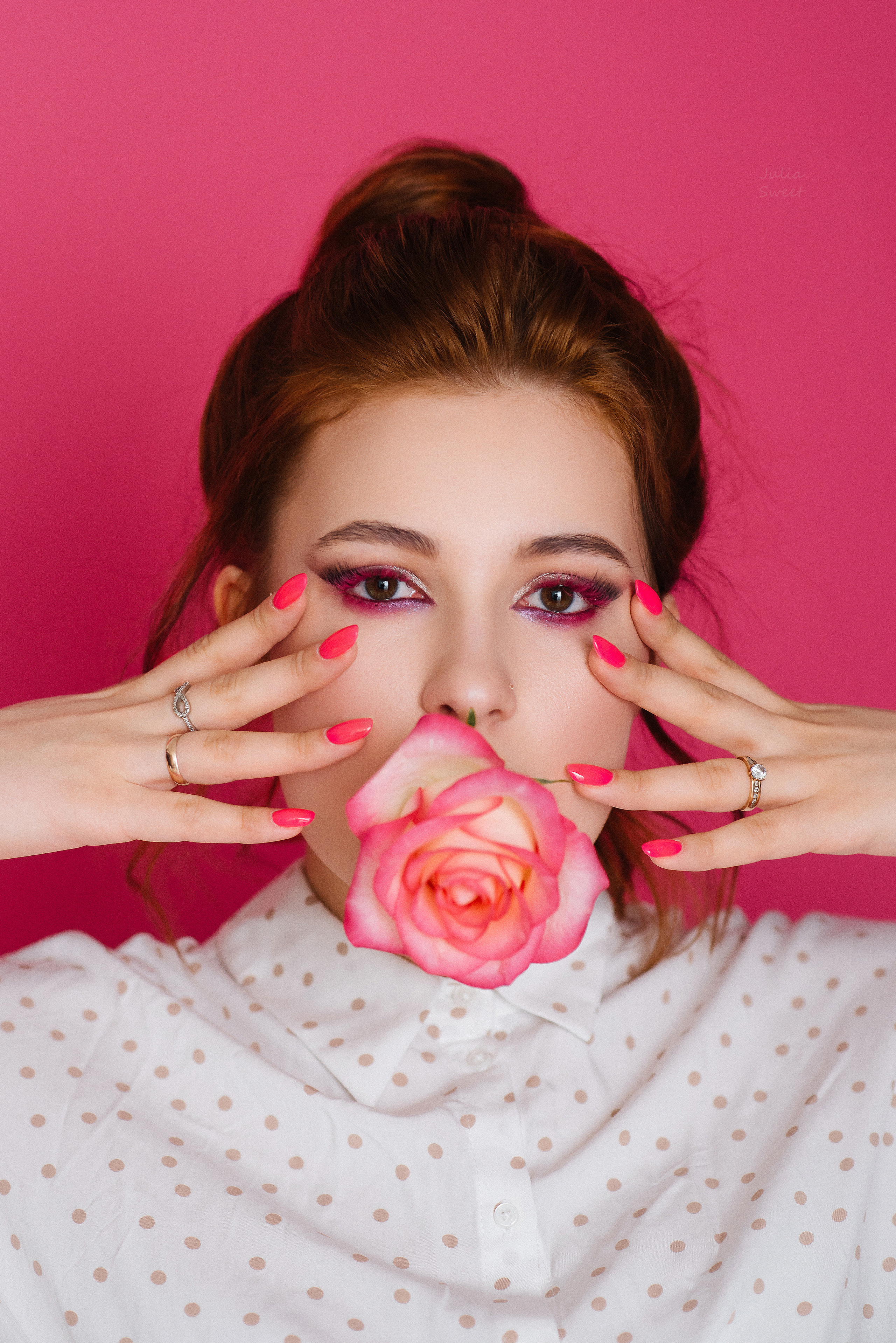 Студийная съемка Ксюши для розовой инсты. Свадебный и портретный фотограф в Липецке Юлия Свит