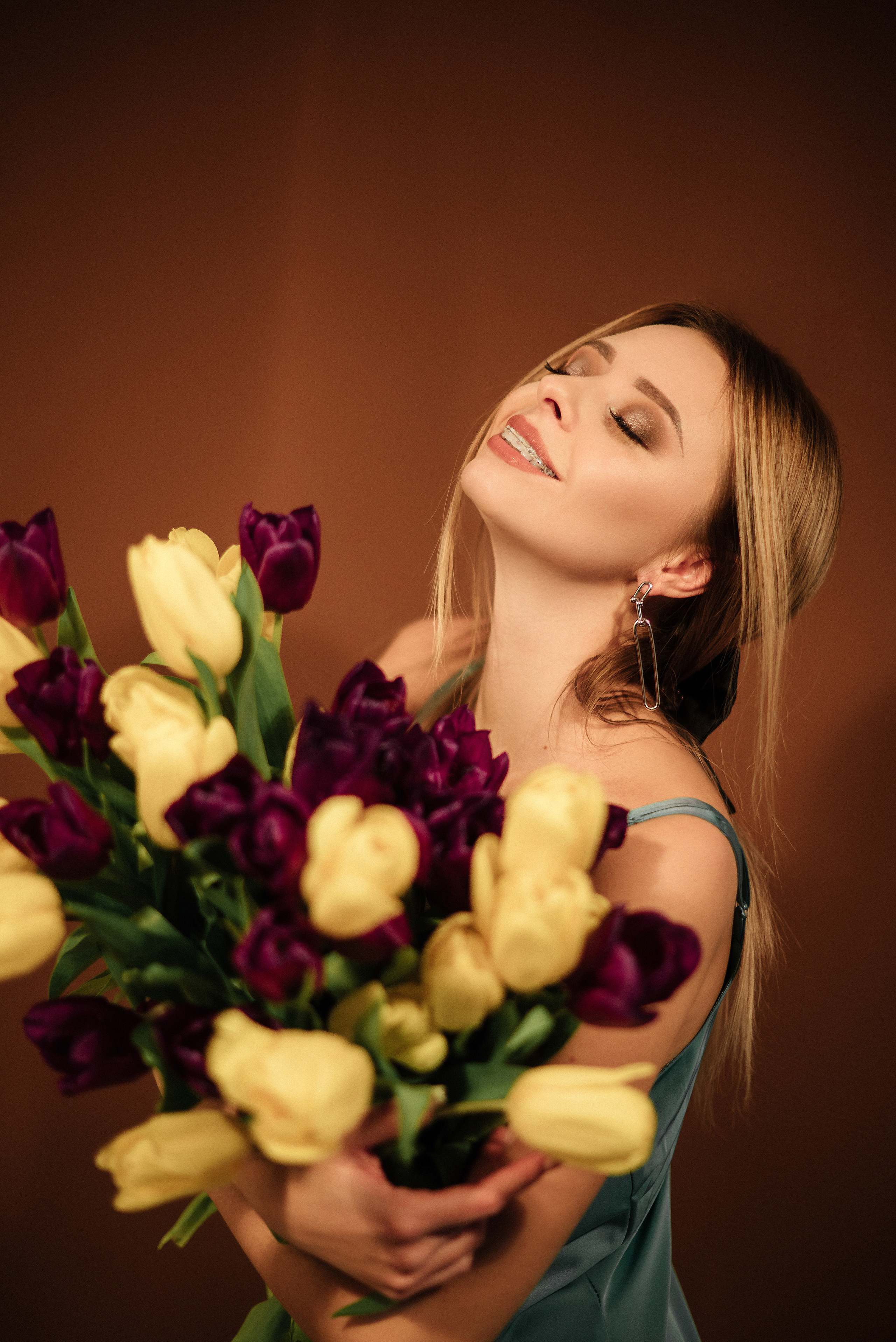 Даша в ярких образах в студии. Свадебный и портретный фотограф в Липецке Юлия Свит