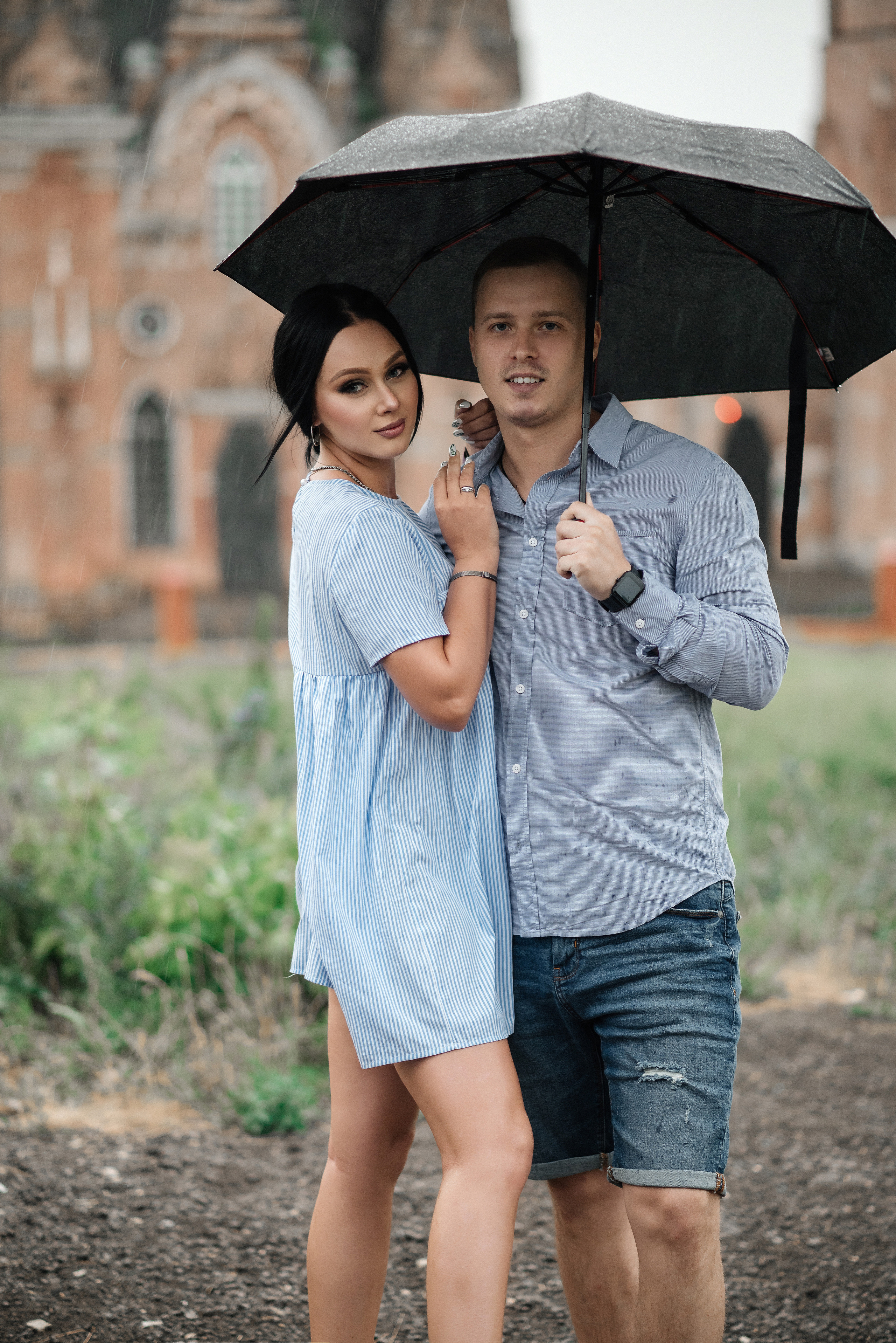 Лера и Артём под дождем в Вешаловке, 10 минут съемки. Свадебный и портретный фотограф в Липецке Юлия Свит