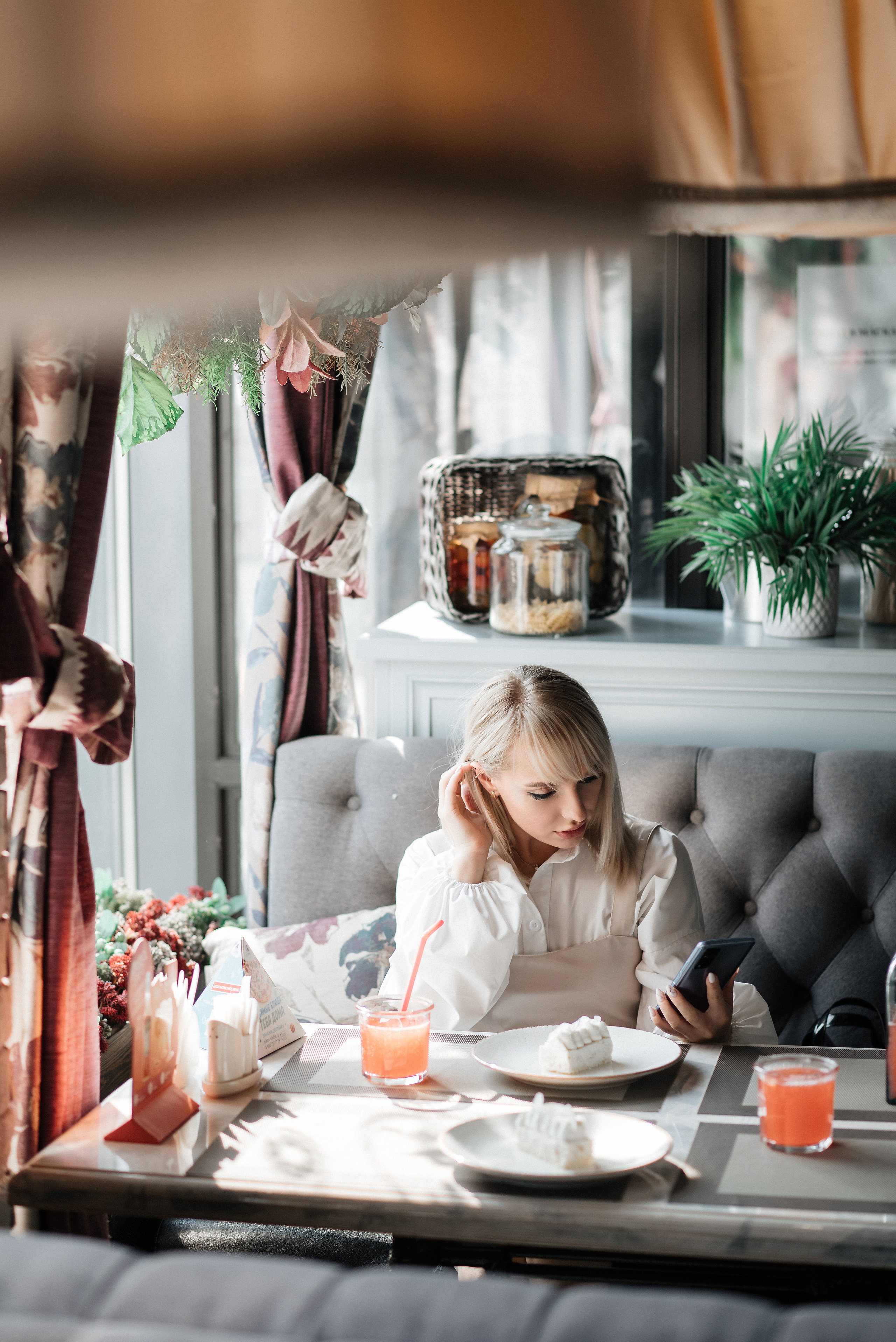 Фотосессия в кафе для Лены. Свадебный и портретный фотограф в Липецке Юлия Свит