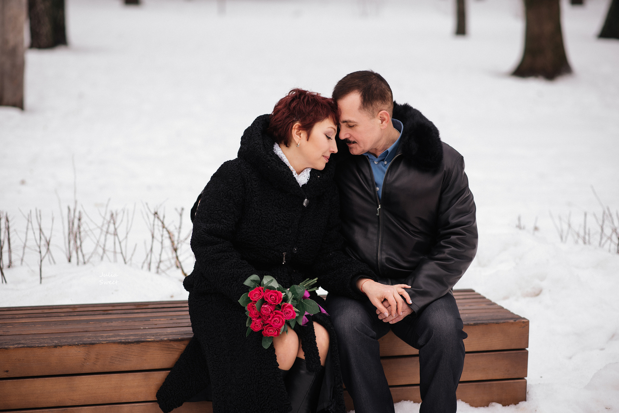 Елена и Роберт после венчания зимой. Свадебный и портретный фотограф в Липецке Юлия Свит