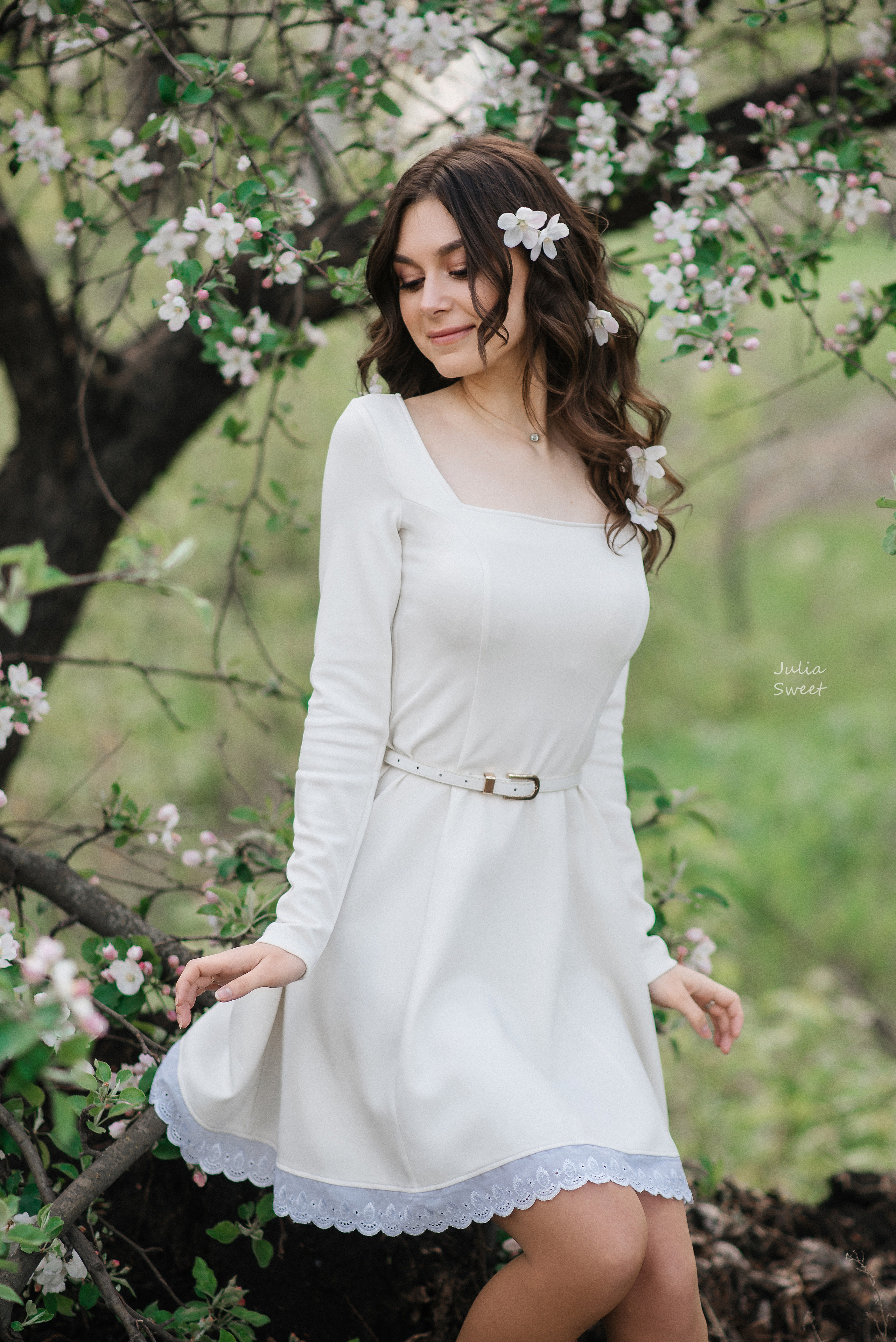 Нежная Настя в цветущих яблонях. Свадебный и портретный фотограф в Липецке Юлия Свит