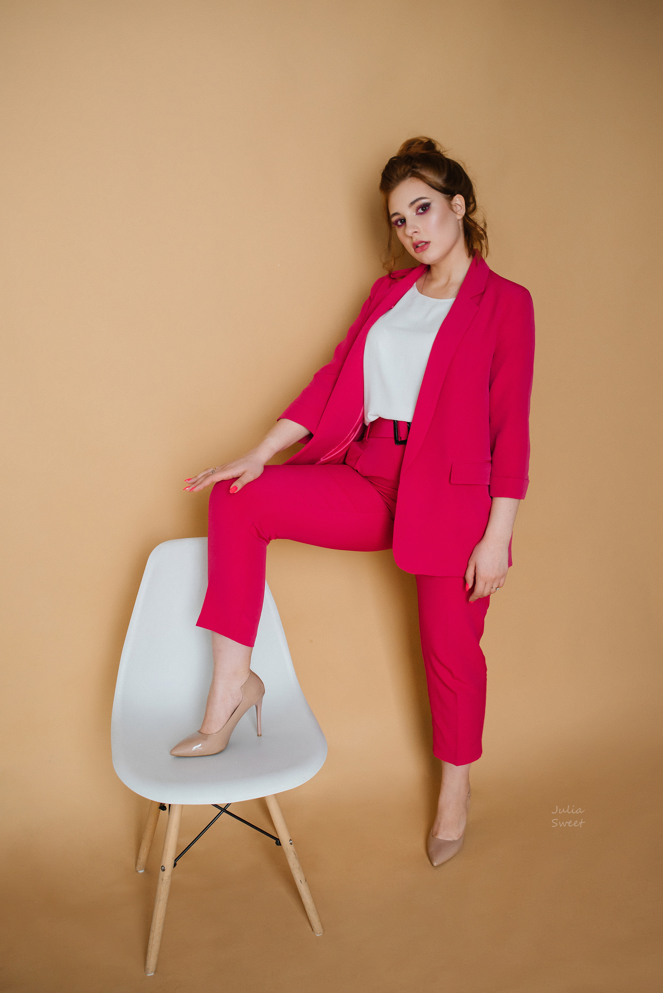 Студийная съемка Ксюши для розовой инсты. Свадебный и портретный фотограф в Липецке Юлия Свит