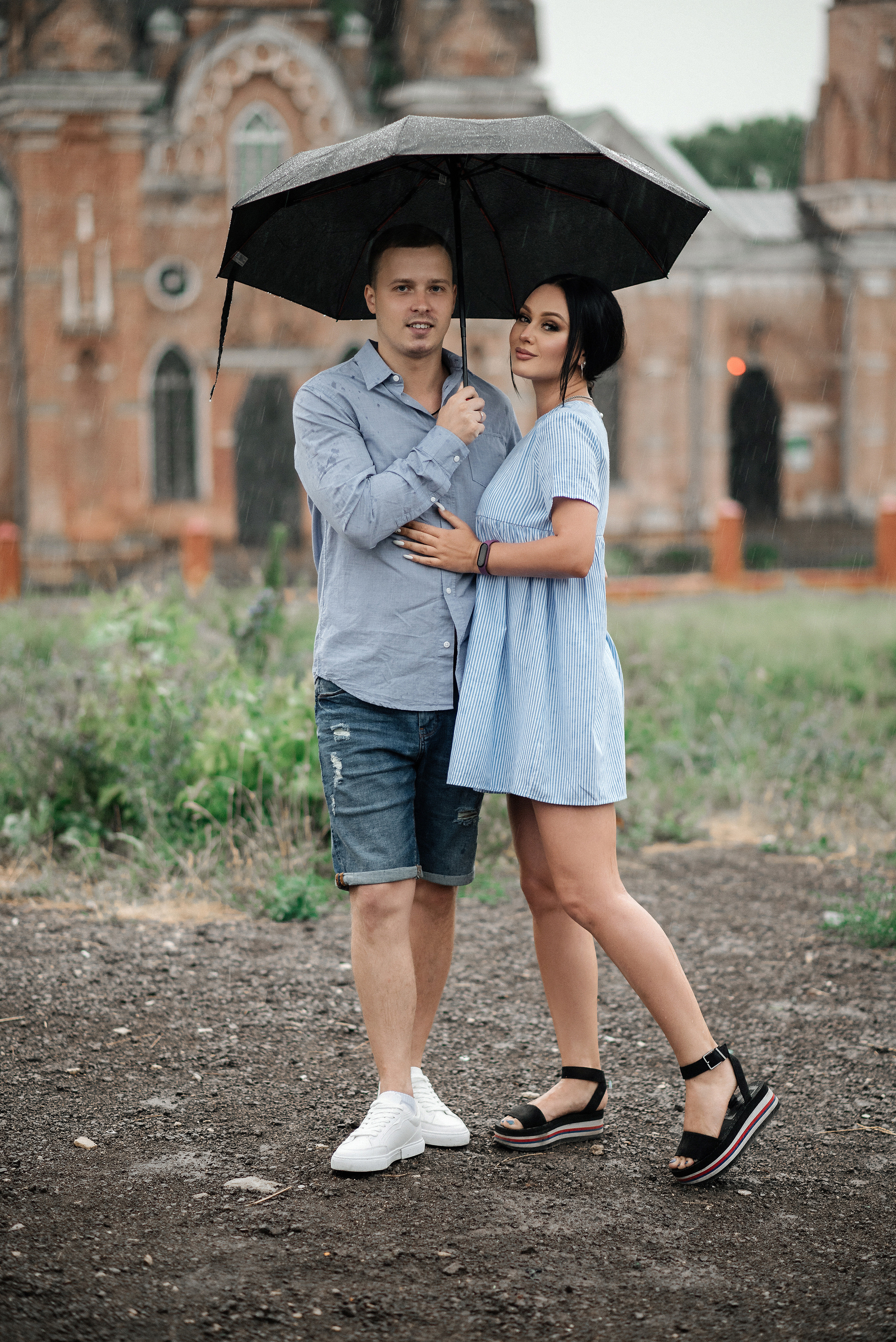 Лера и Артём под дождем в Вешаловке, 10 минут съемки. Свадебный и портретный фотограф в Липецке Юлия Свит