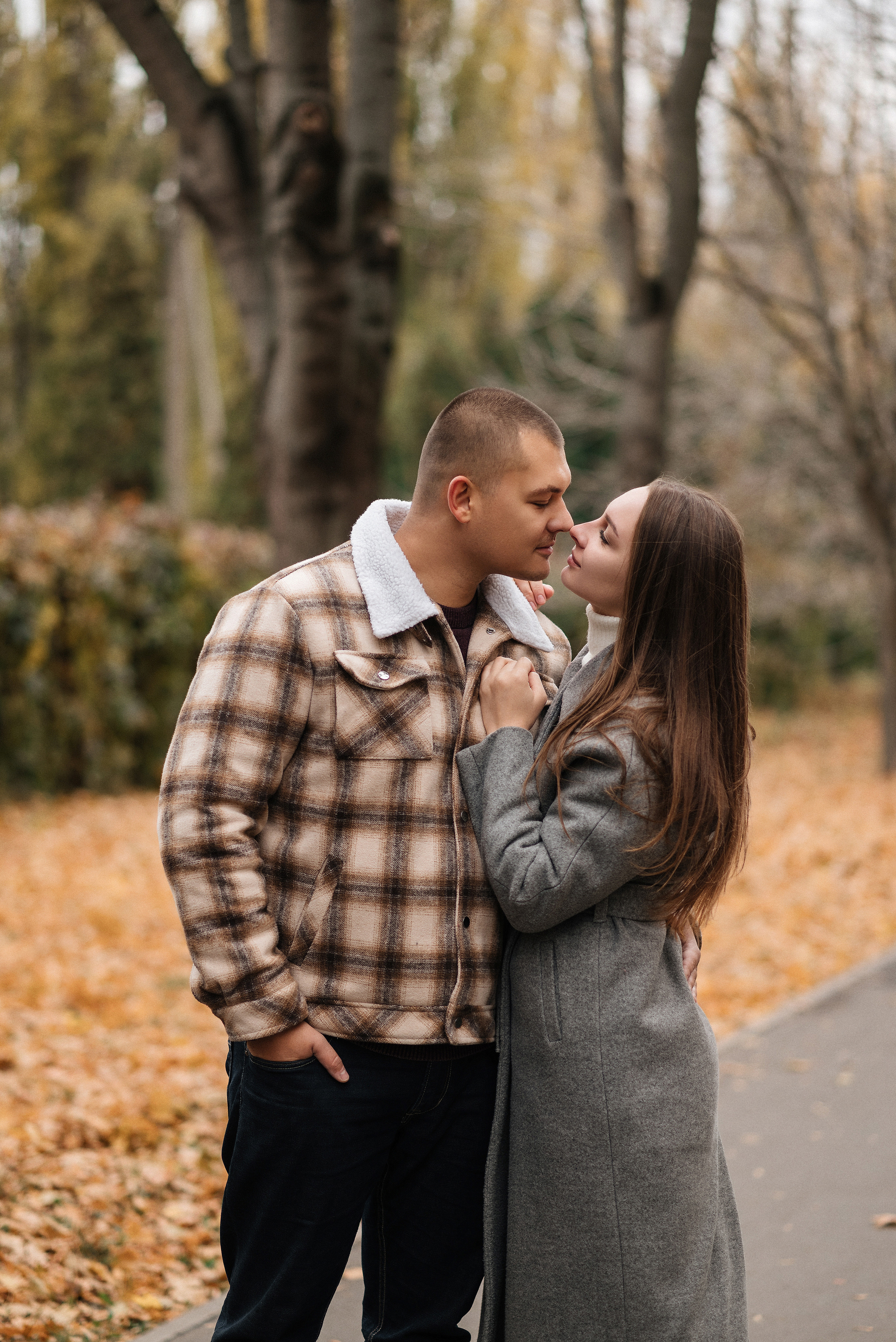 Маша и Илья в осеннем парке. Свадебный и портретный фотограф в Липецке Юлия Свит