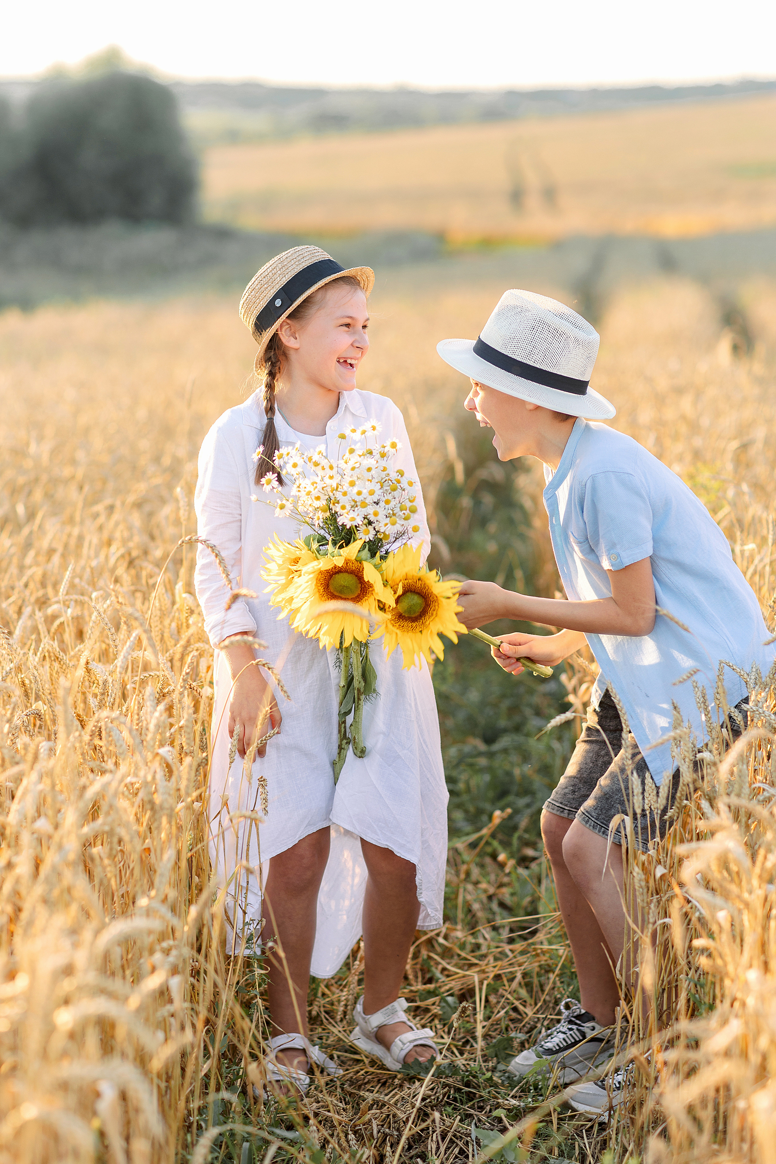 Семейная фотосессия в колосьях. Лето 2022. Семейный и детский фотограф в Пензе Анна Михайлова