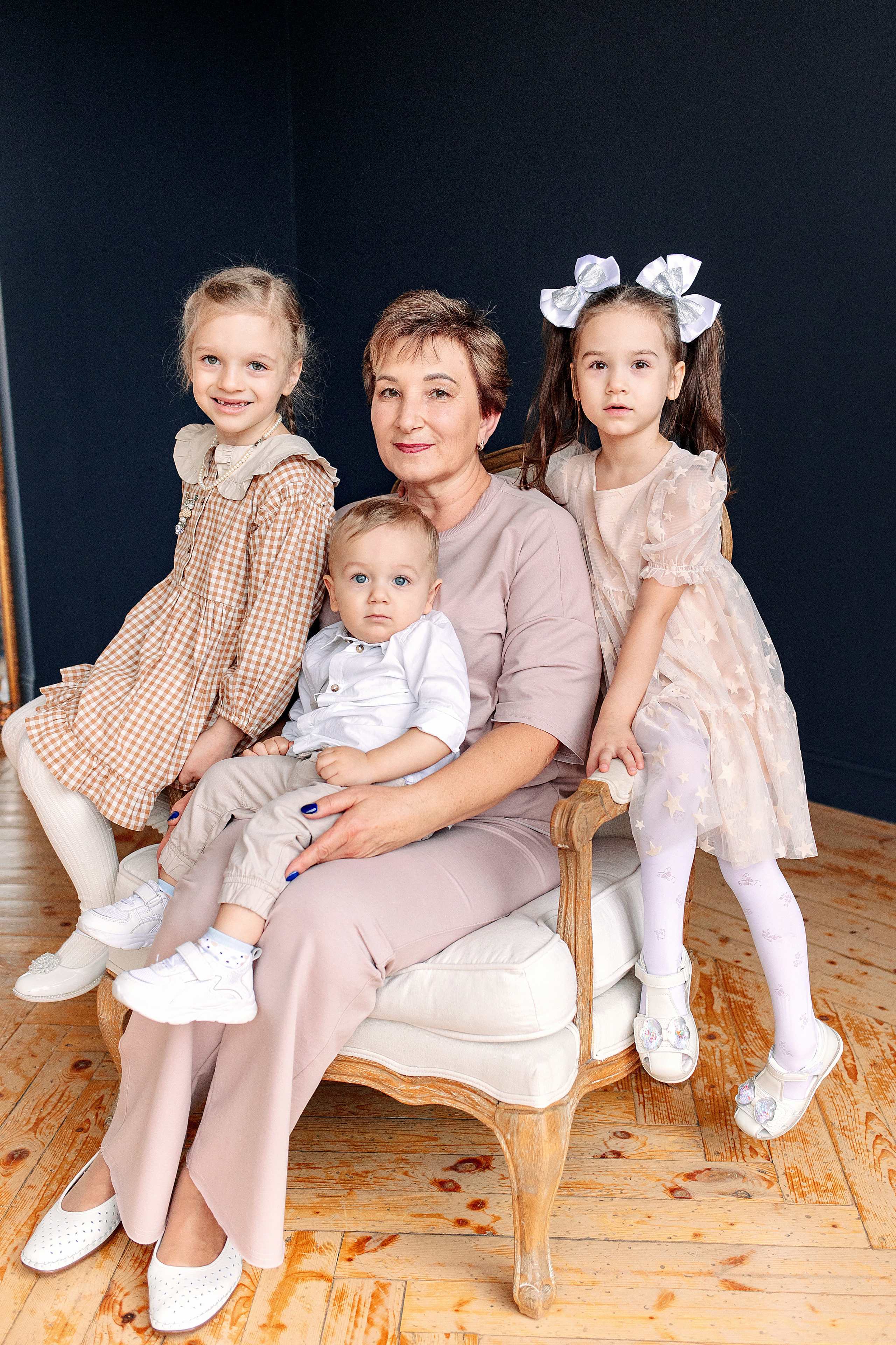 Большая семья. Съемка в студии. Семейный и детский фотограф в Пензе Анна Михайлова