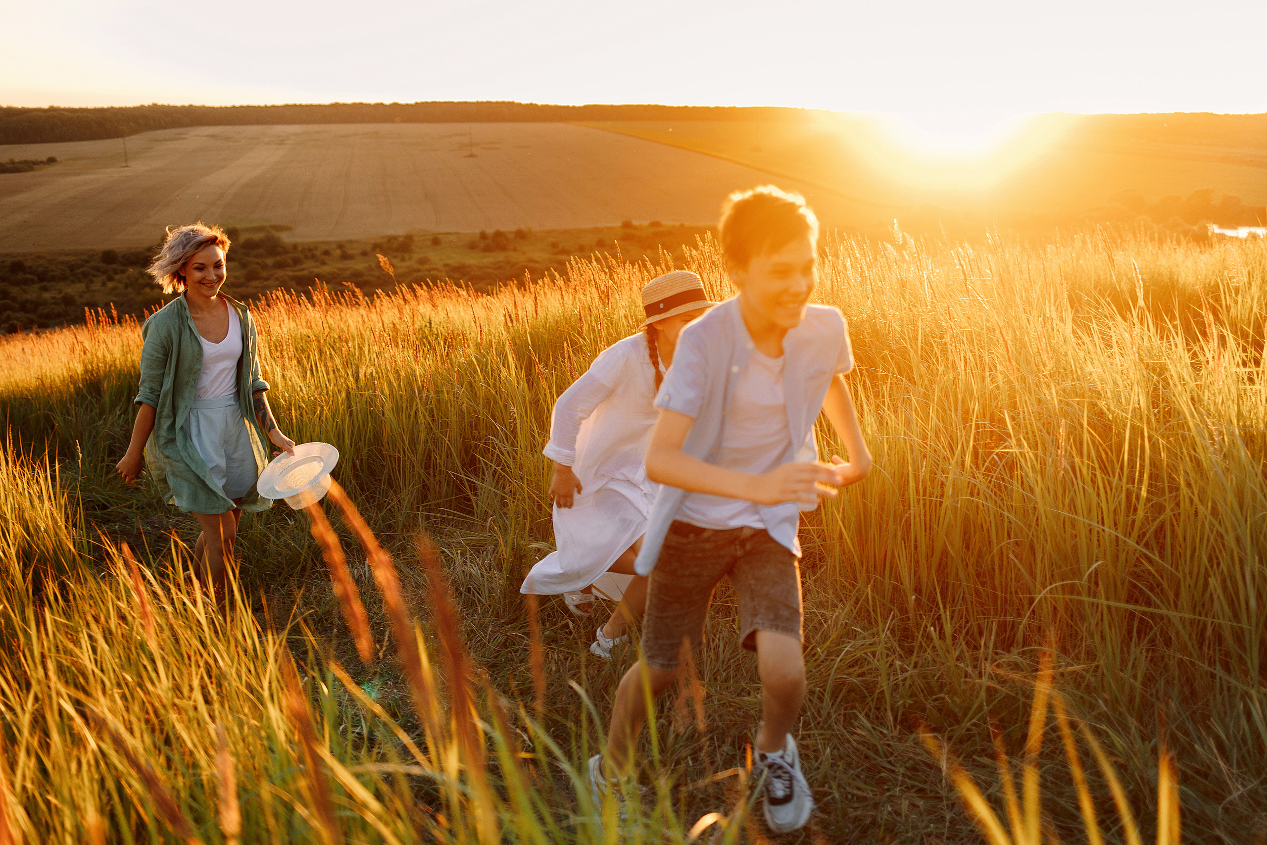 Семейная фотосессия в колосьях. Лето 2022. Семейный и детский фотограф в Пензе Анна Михайлова