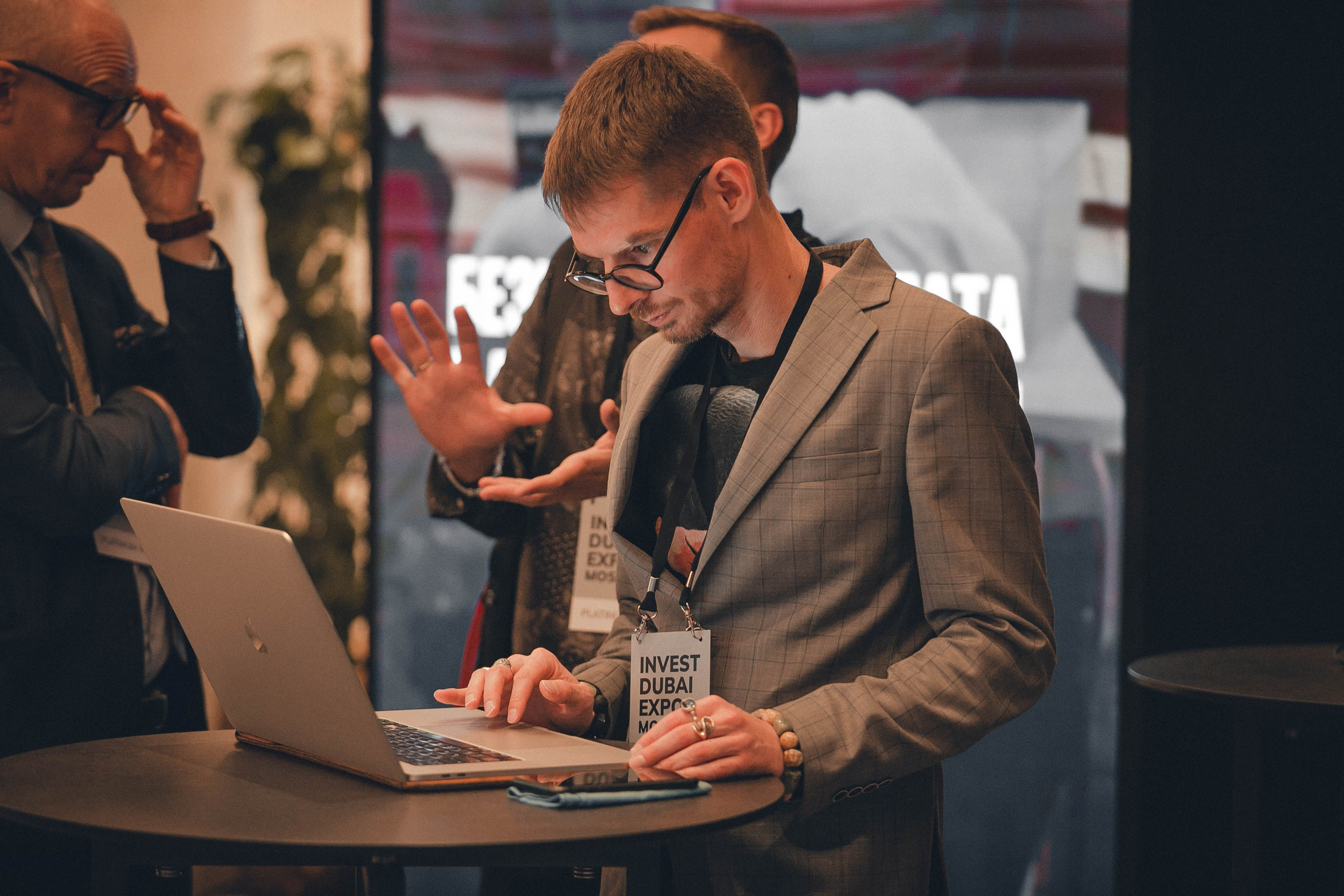 INVEST DUBAI EXPO MOSCOW'23. Репортажный фотограф Андрей Герасимов