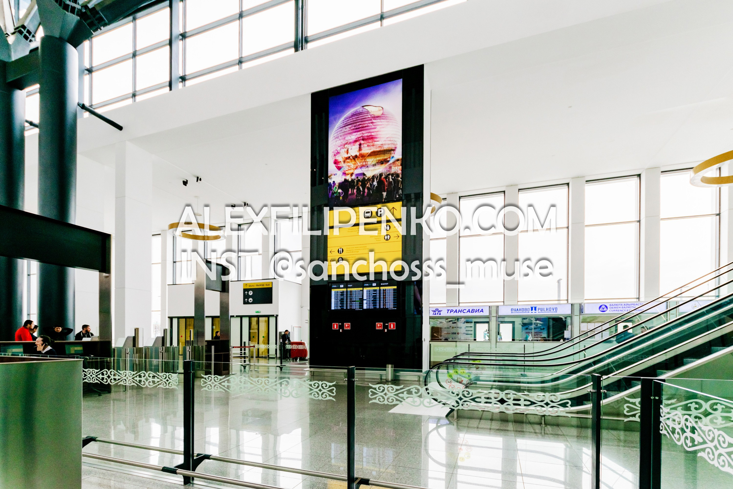 Фотосъемка для рекламного оператора MYD Production в Аэропорту Астаны. Фотограф интерьера недвижимости и архитектуры в Астане