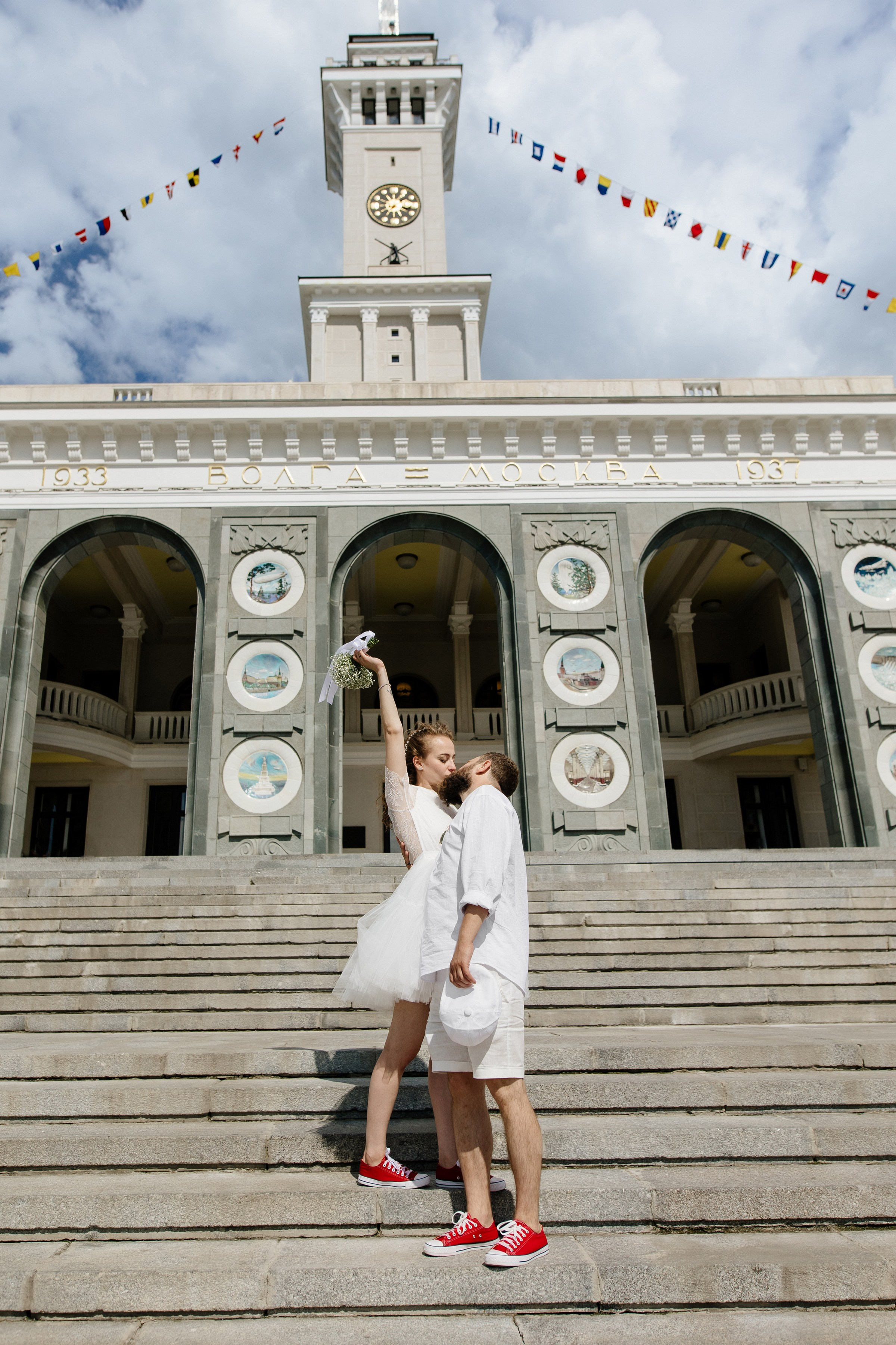 Свадьба на стадионе Спартак Лукойл Арена, свадьба на Северном речном вокзале, свадьба в метро, новые адреса счастья. Свадебный и семейный фотограф Екатерина Иванова
