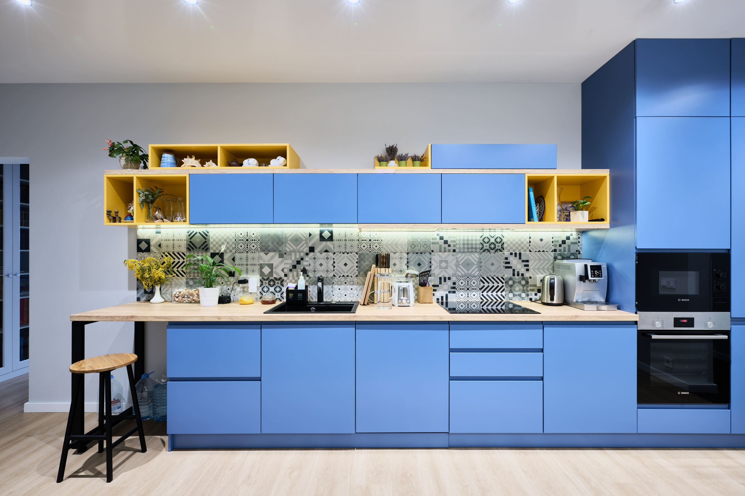 На улице Юных Ленинцев. Никита Хохловский фото и видео продакшн