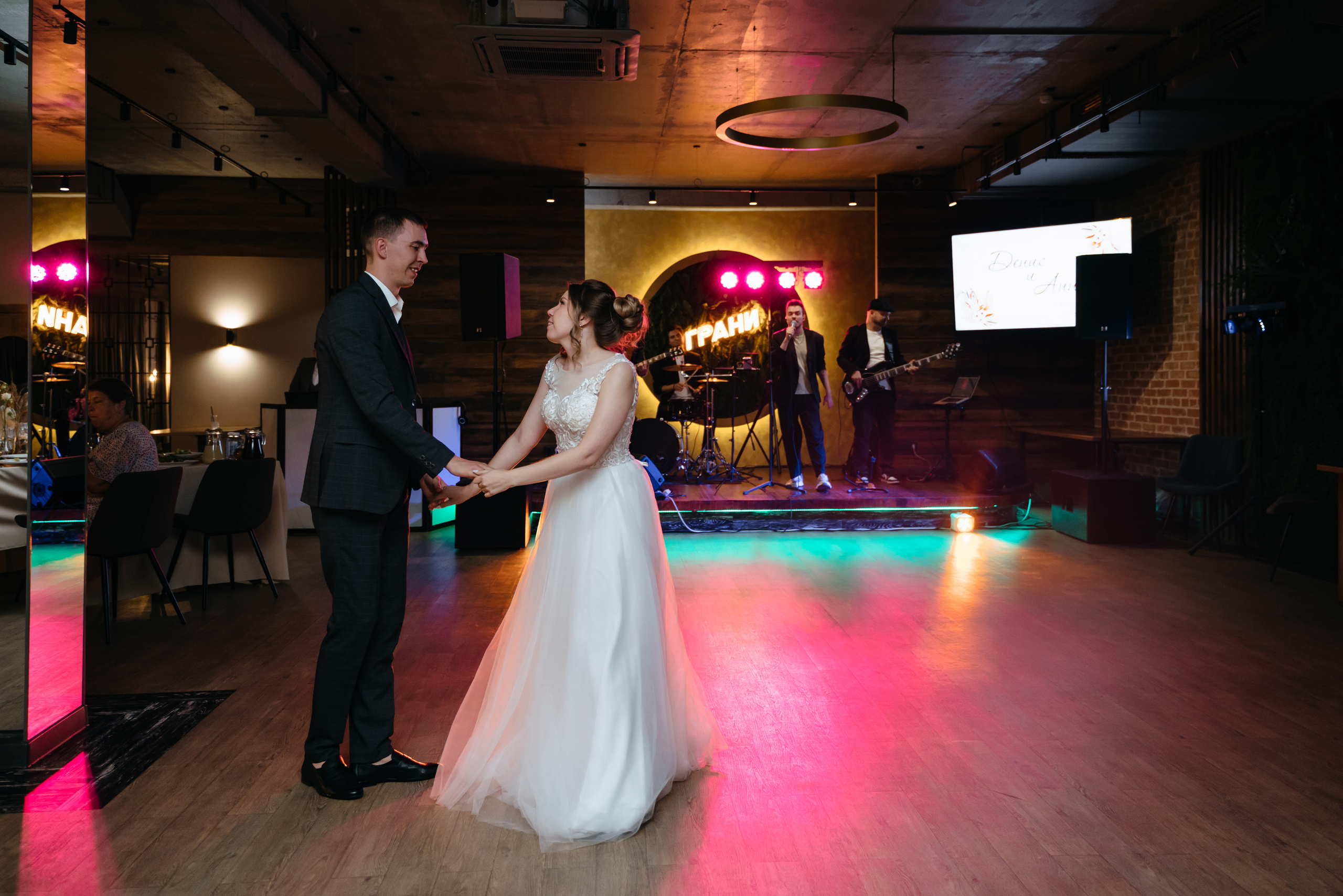 Денис и Анна. Свадебный фотограф Красноярск Вязьминова Мария