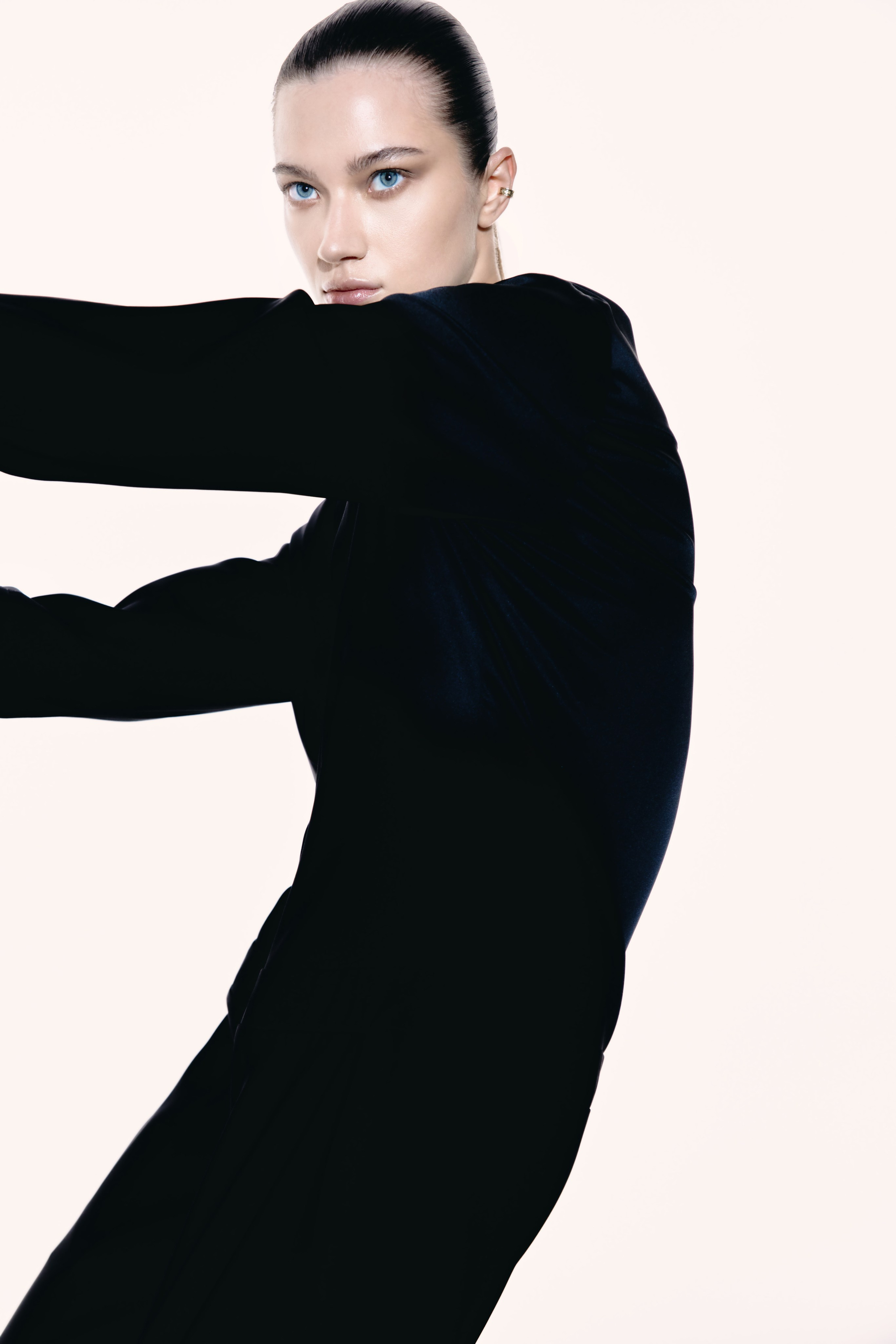 THE ROAD | VELNOIR. Главная