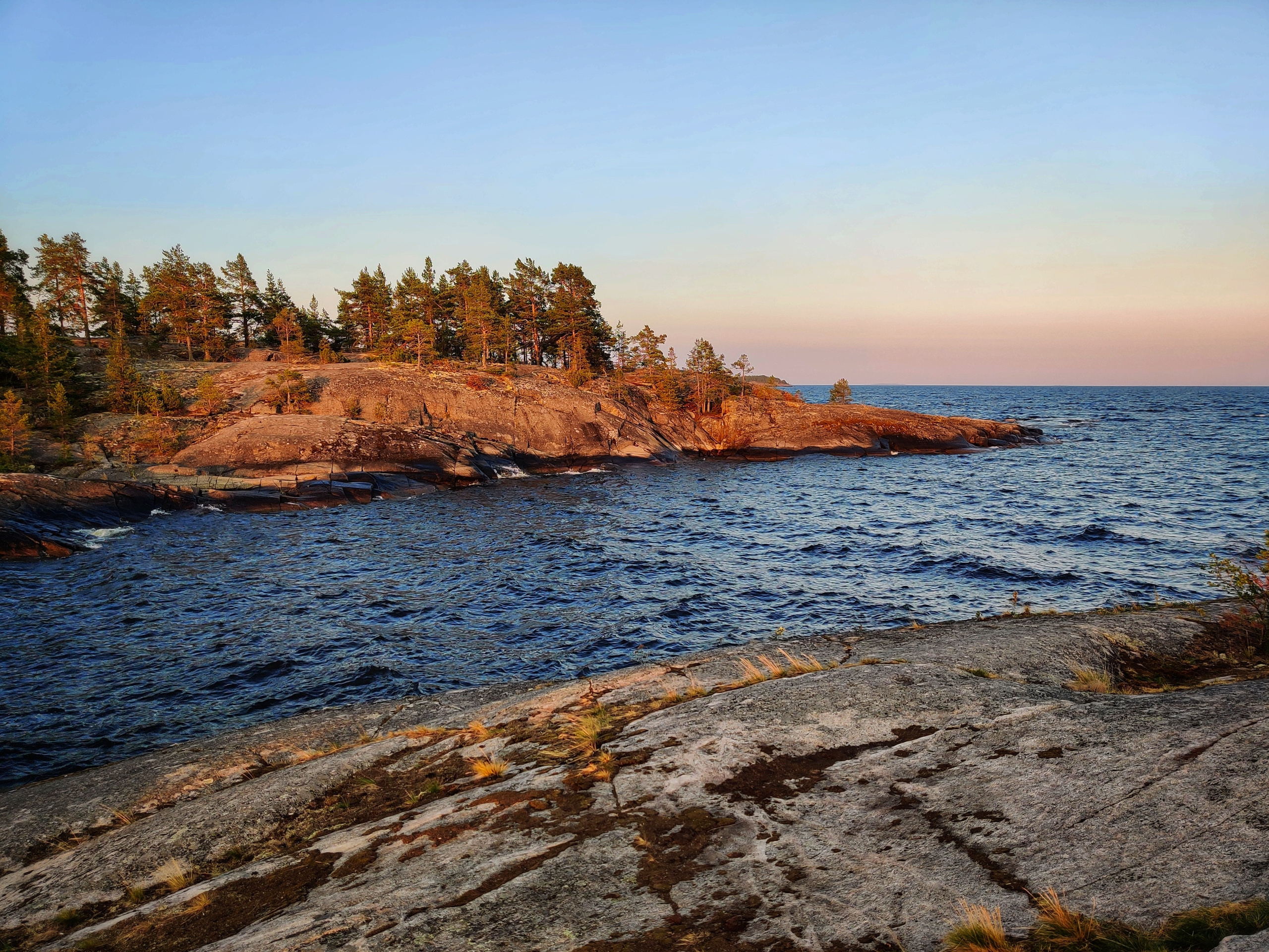 Путешествие по Карелии: Ладожские шхеры, закаты и дикая природа | Летние фото в августе