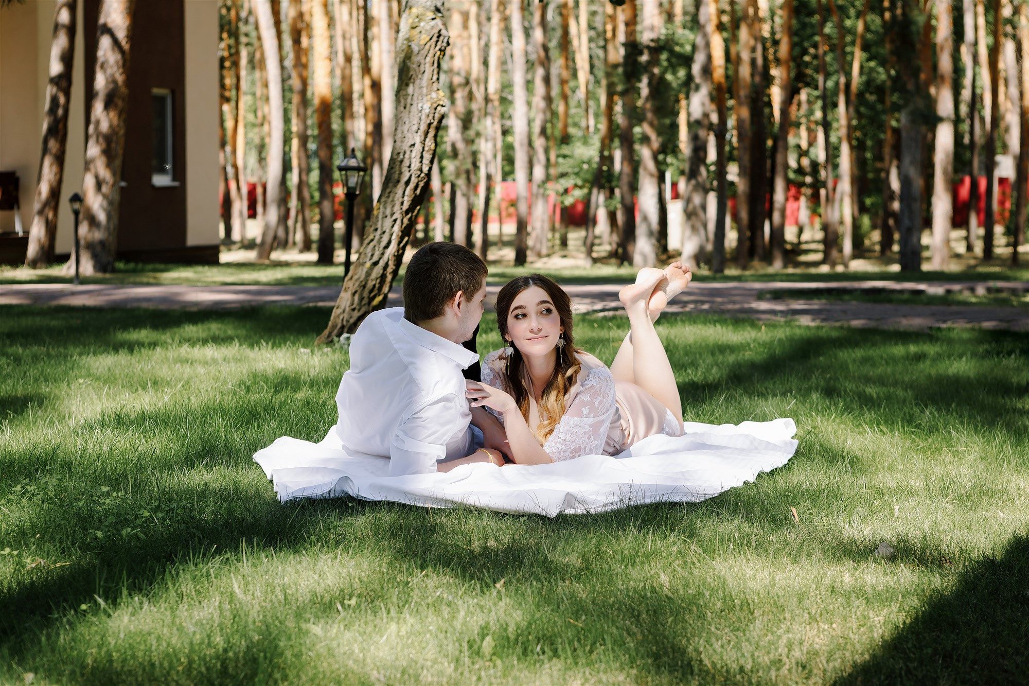 Свадьба в сосновом лесу