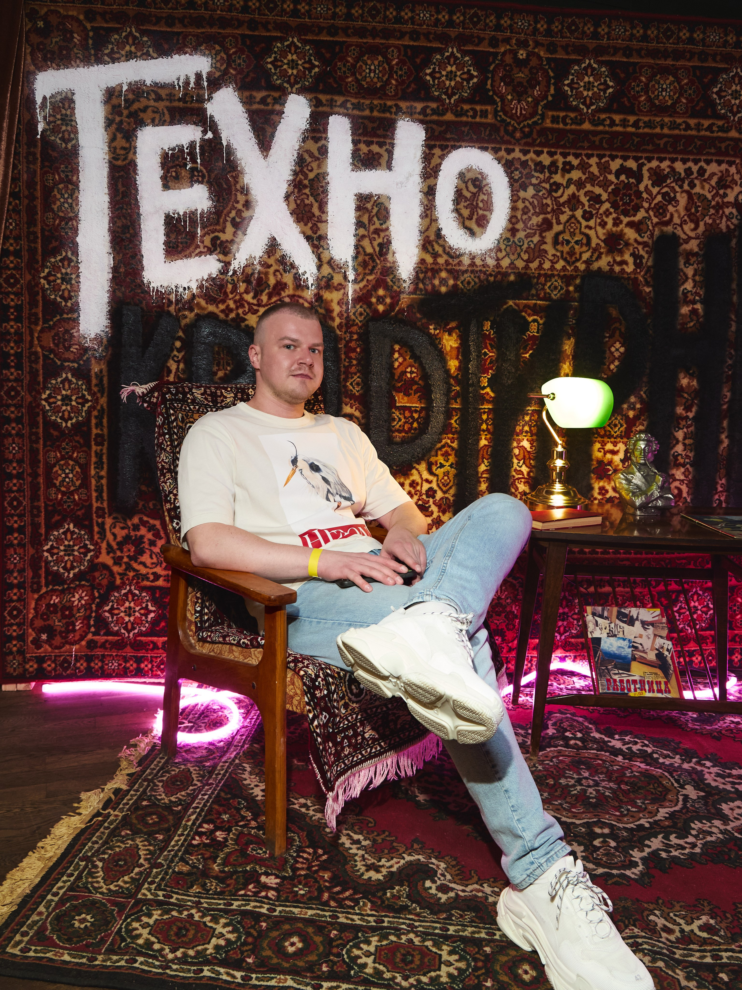 Beeline x Коммерсантъ. Святослав Лебедев | Рекламный фотограф — Коммерческая съемка, Арт-дирекшн, AI-интеграция