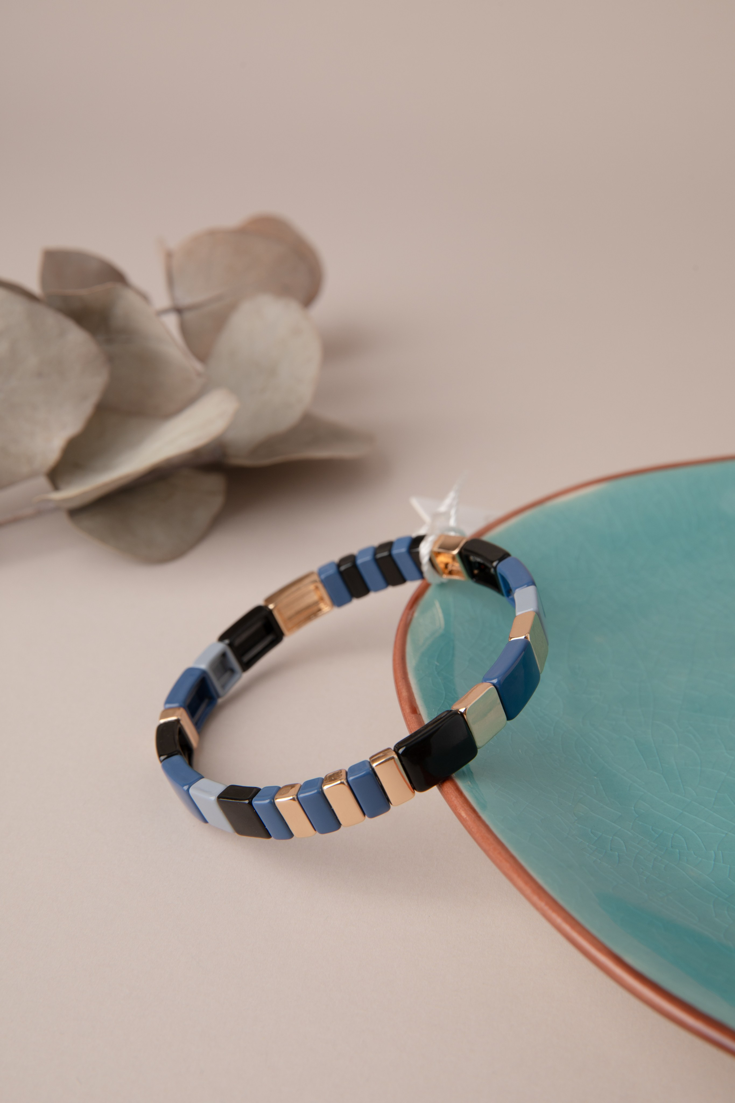 Украшения. Фотостудия предметной и модельной съёмки для маркетплейсов