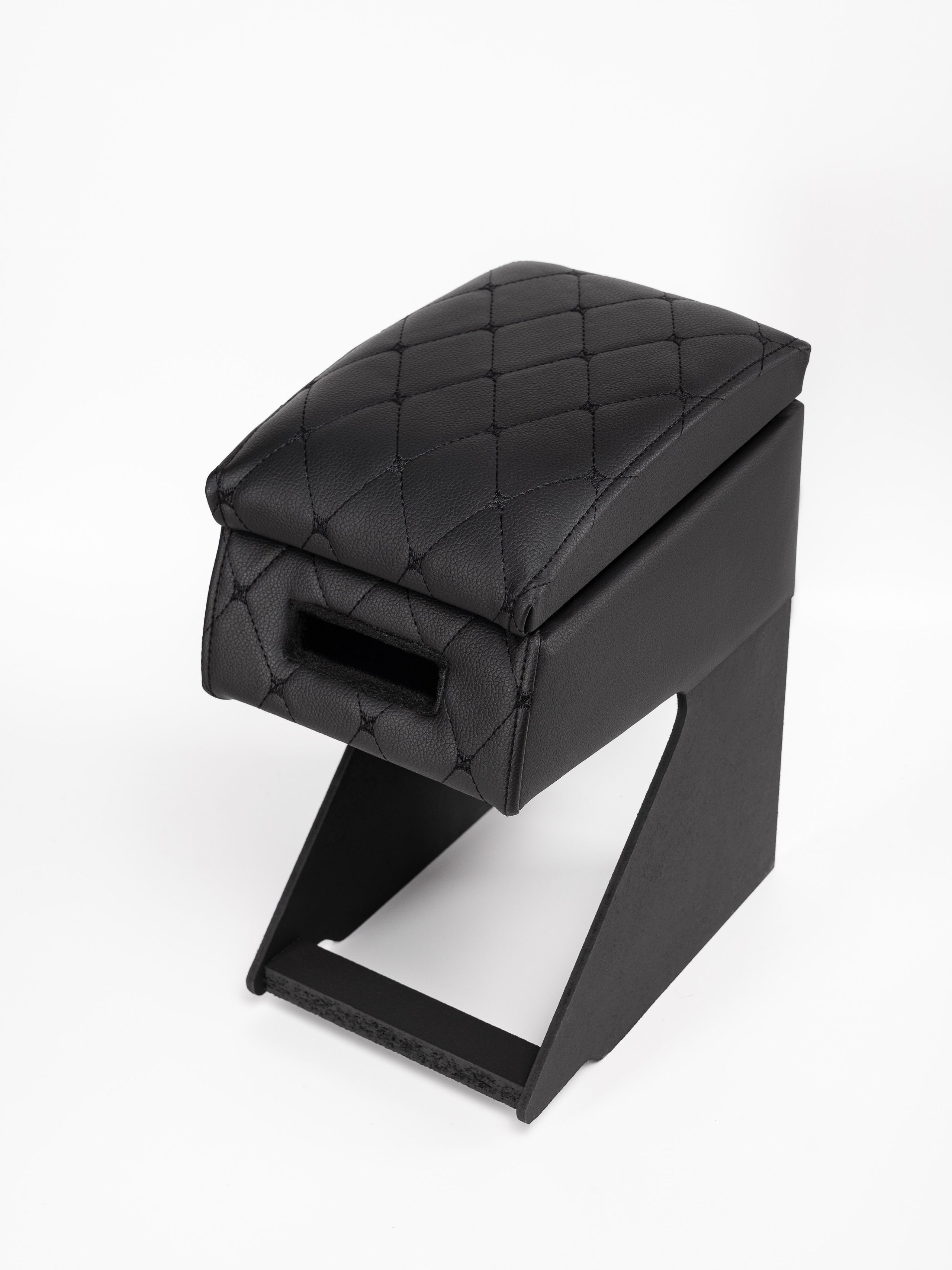 Автоподлокотники предметка стёганые серия 3. Предметный фотограф, фото для маркетплейсов Пятигорск, КМВ