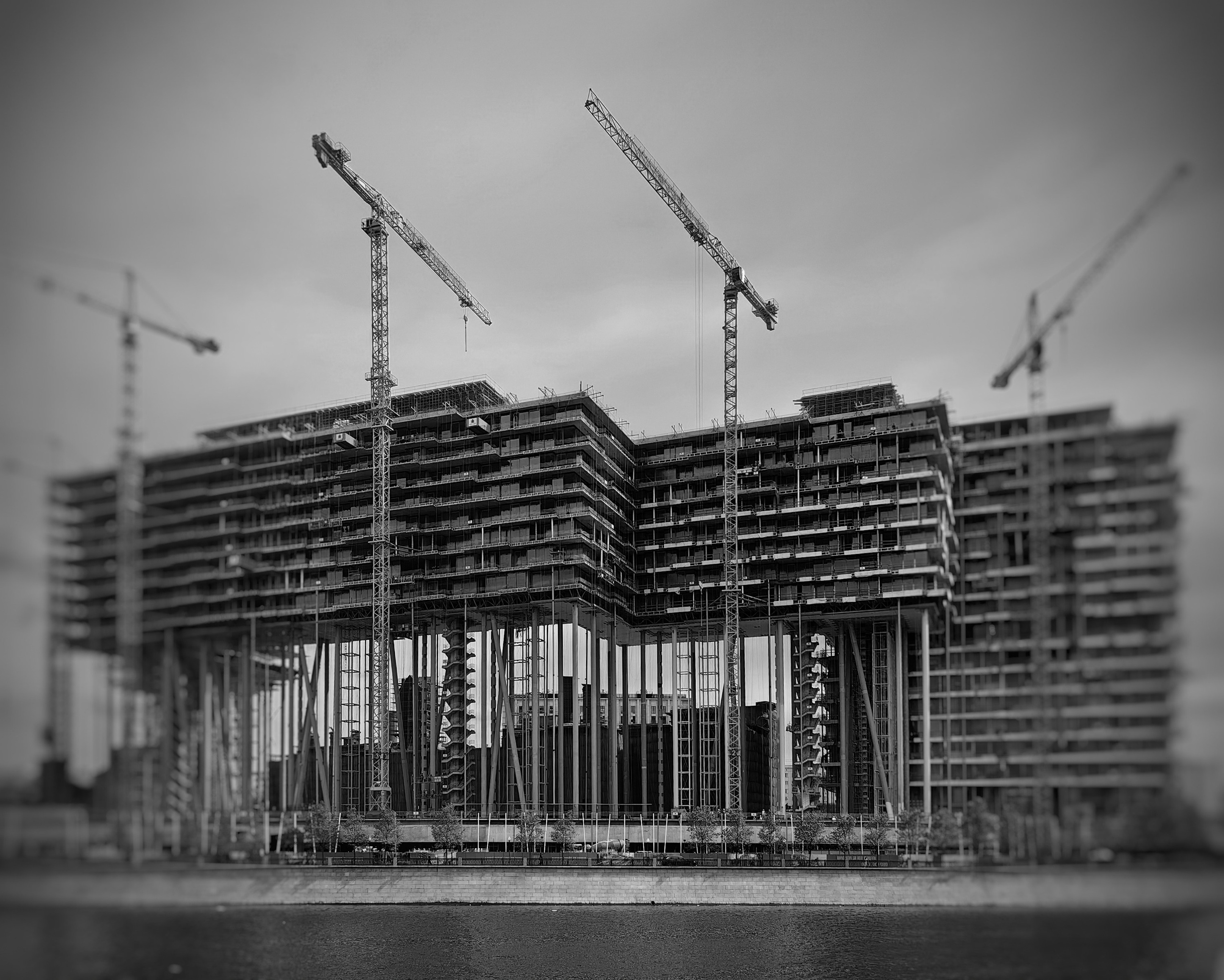 Архитектура. Художник и фотограф. Писатель. Виктор