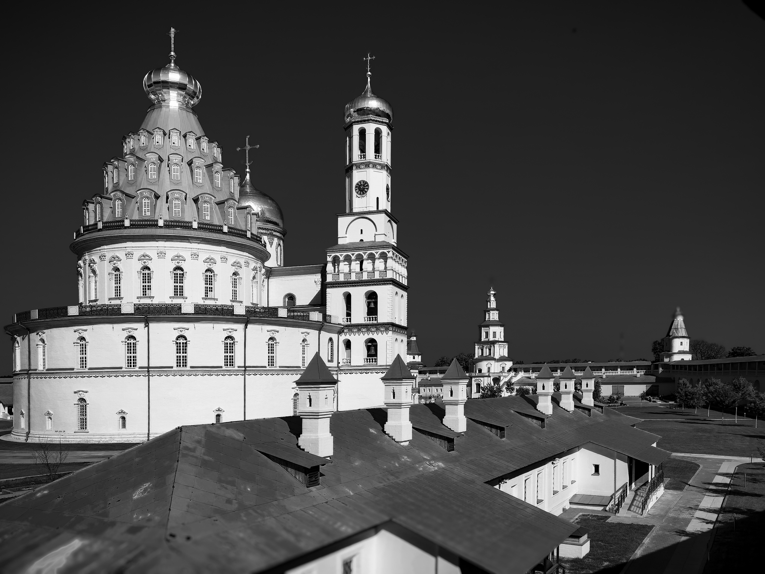На печать. Художник и фотограф. Писатель. Виктор