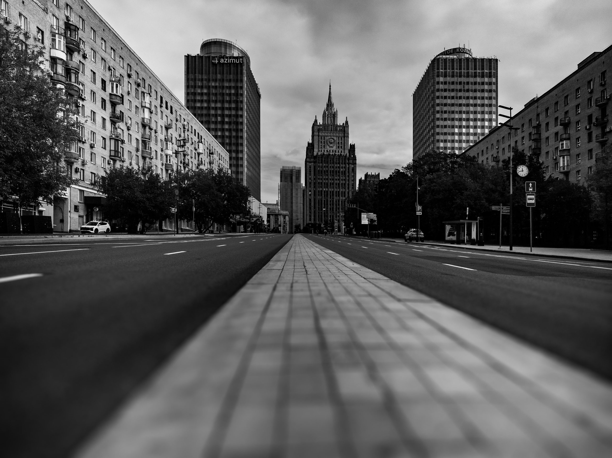Архитектура. Художник и фотограф. Писатель. Виктор