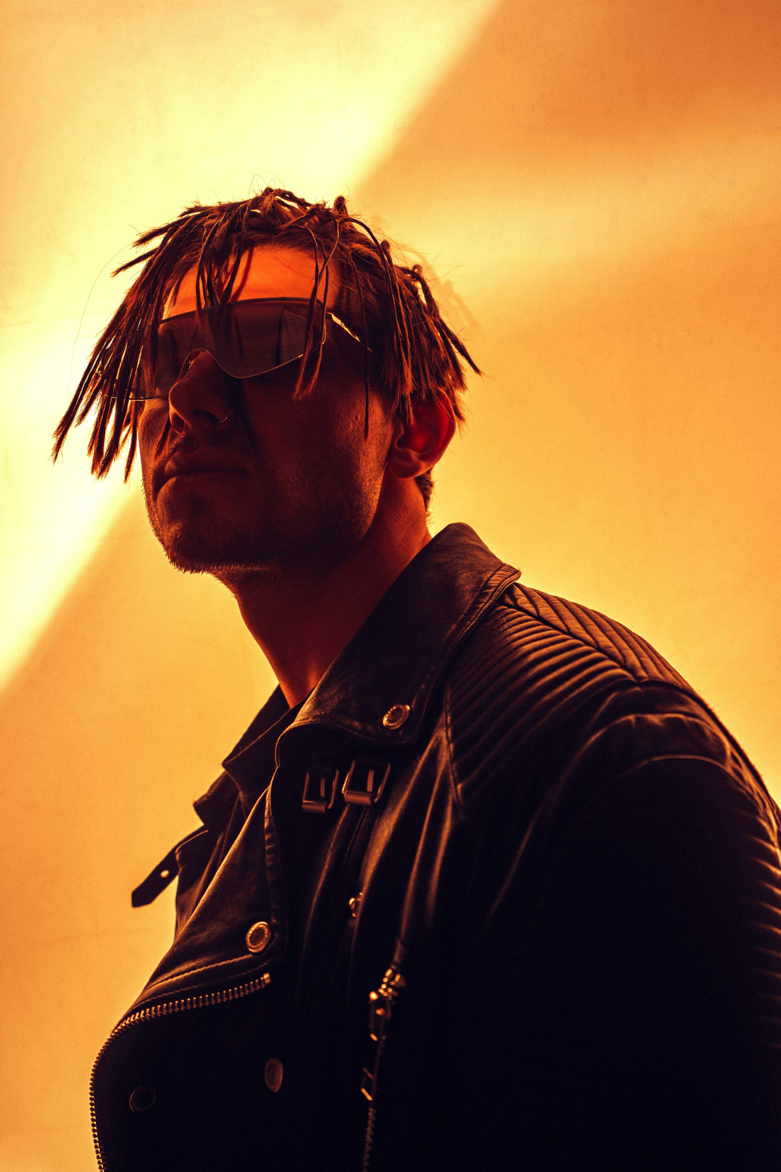 Photographer for musicians, track covers, artist cards, photo preparation for services. Dubai, Moscow. Portrait photographer Moscow, UAE, Oleg Koshmarov