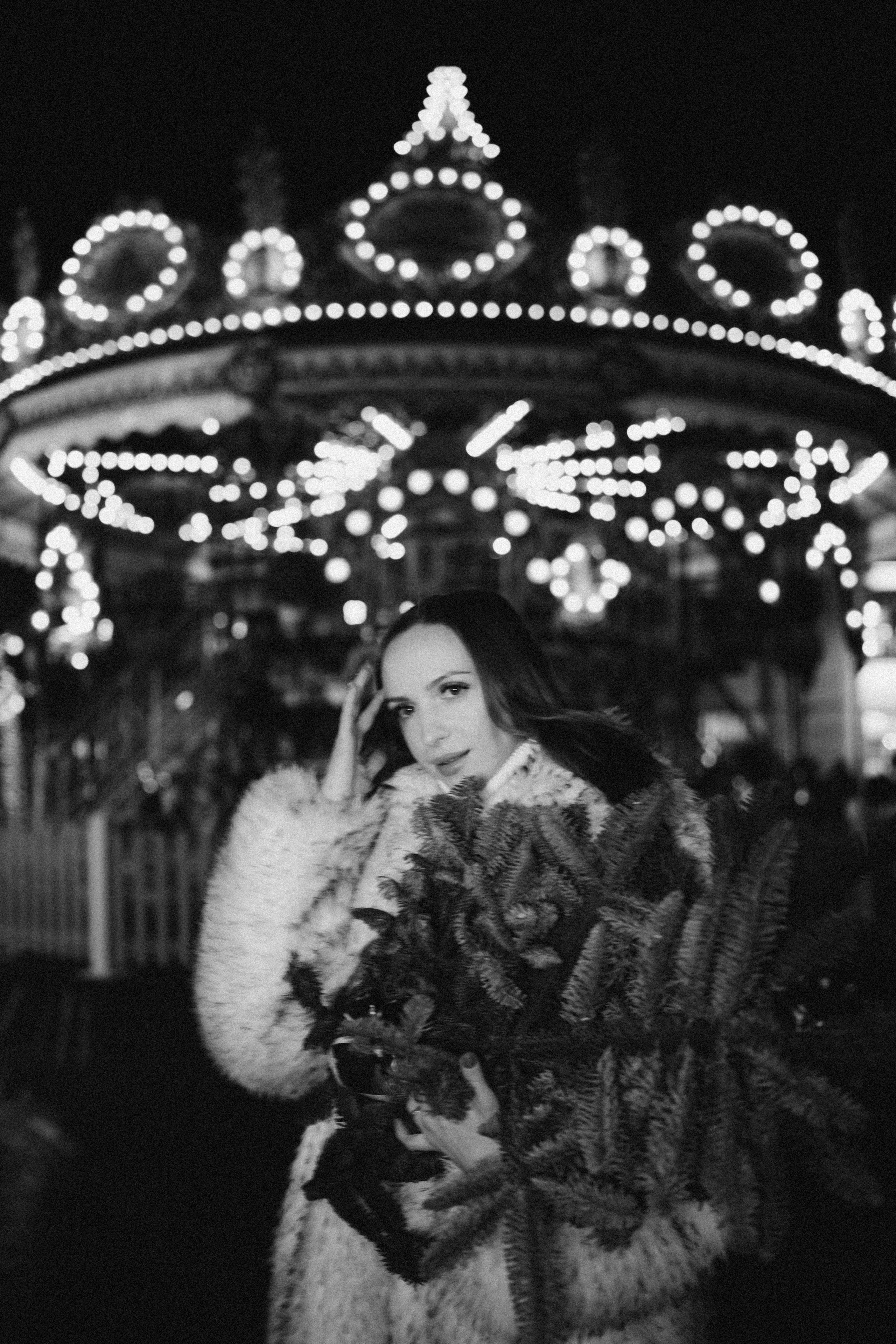 ПРОГУЛКА НА МАНЕЖНОЙ ПЛОЩАДИ ДЛЯ ДЕВУШКИ ПЕРЕД НОВЫМ ГОДОМ (НОВОГОДНЯЯ ФОТОСЕССИИЯ НА МАНЕЖНОЙ ПЛОЩАДИ). Профессиональный фотограф, Санкт-Петербург — Виктория Богомолова