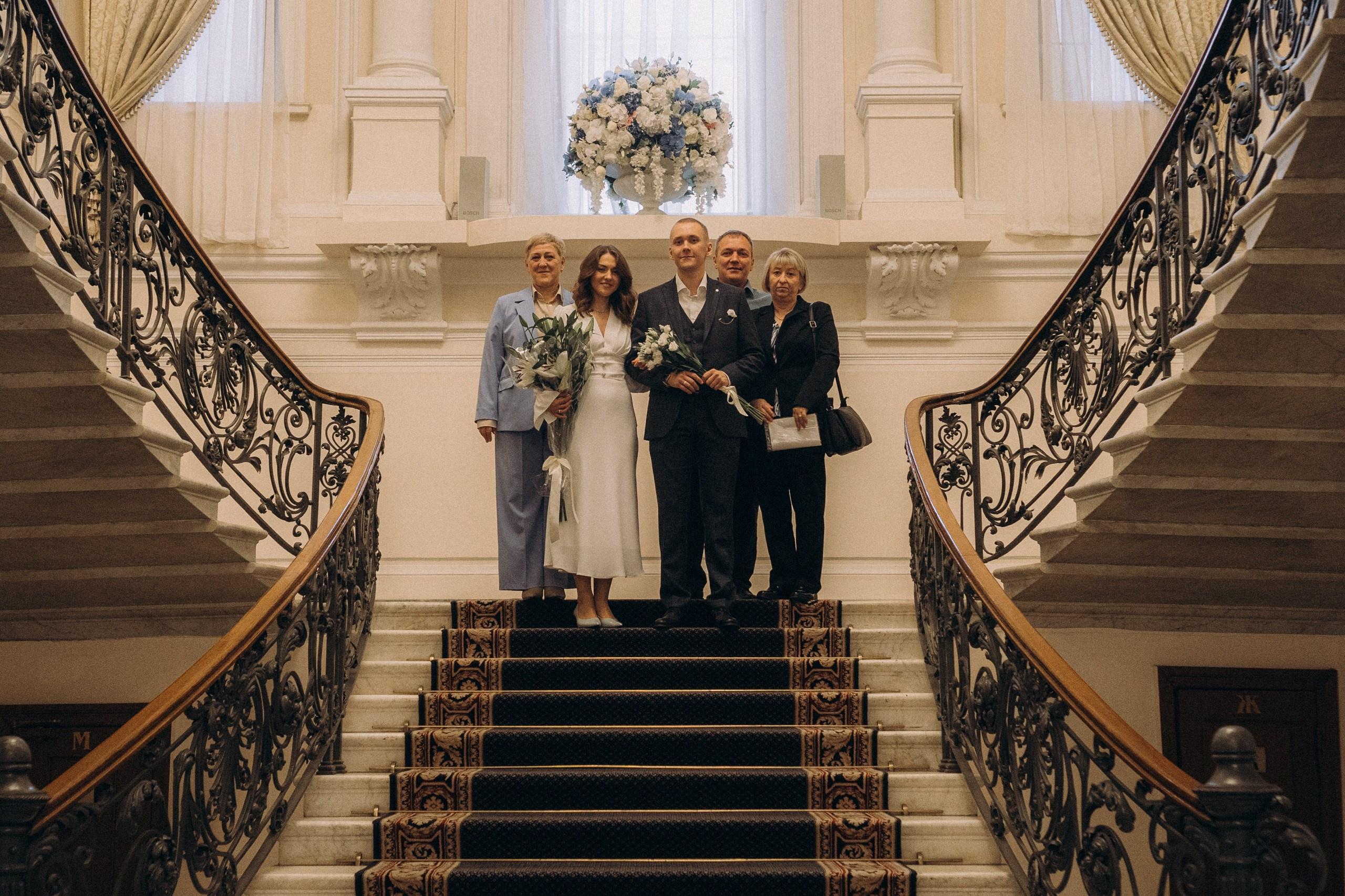 СВАДЕБНАЯ СЬЕМКА ПАРЫ ВО ВТОРОМ ДВОРЦЕ БРАКОСОЧЕТАНИЯ И ПРОГУЛКА ПО ЧЕРНЫШЕВСКОЙ. Профессиональный фотограф, Санкт-Петербург — Виктория Богомолова