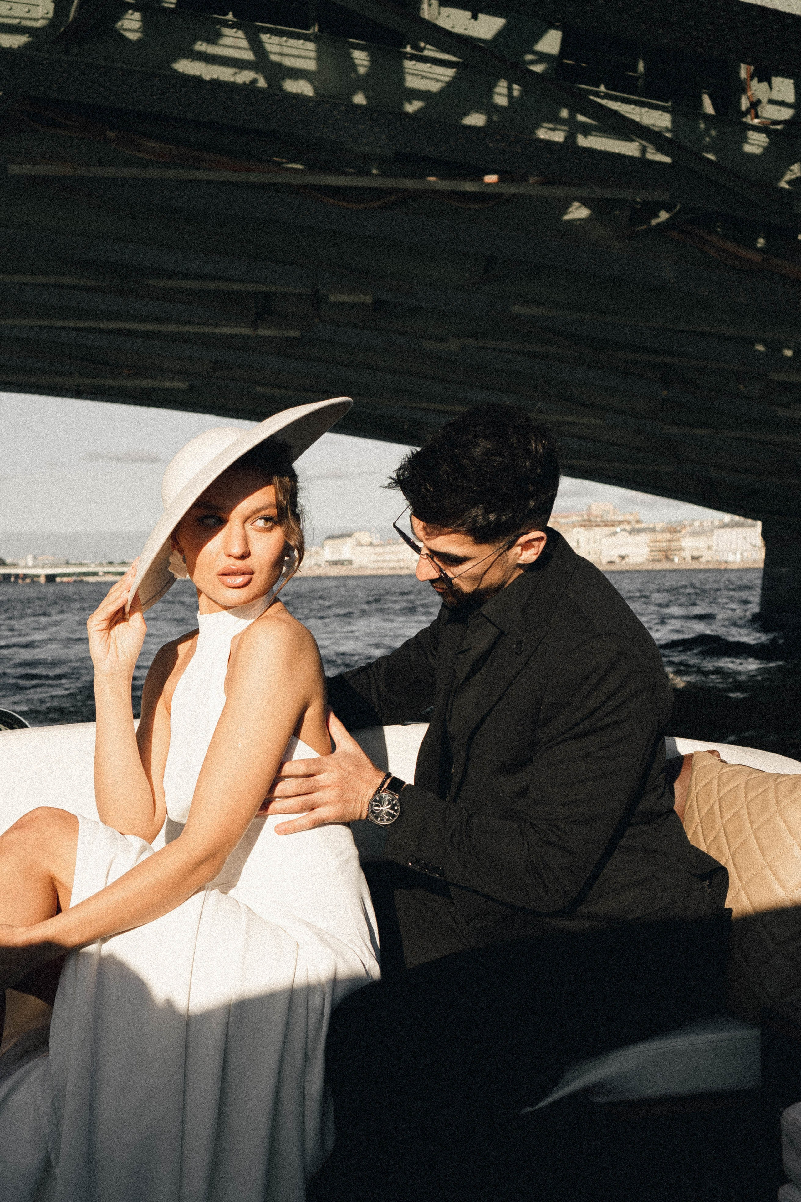 СВАДЕНБНАЯ СЬЕМКА НА КАТЕРЕ ПО КАНАЛАМ САНКТ-ПЕТЕРБУРГА И В АКВАТОРИИ НЕВЫ. Профессиональный фотограф, Санкт-Петербург — Виктория Богомолова