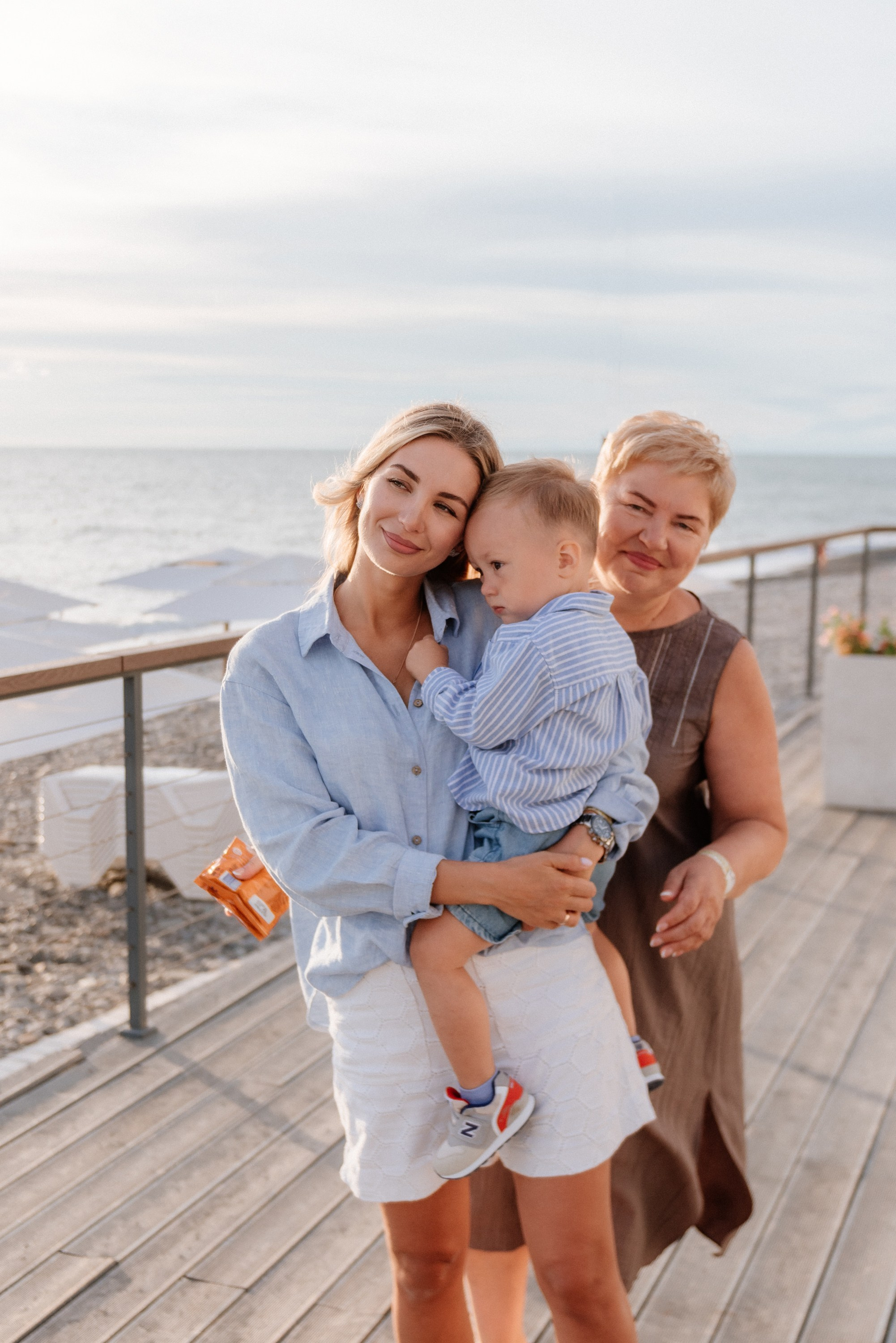 Family photoshoot in Batumi. Fedor Lemeshko — Destination Wedding and Family Lifestyle photographer