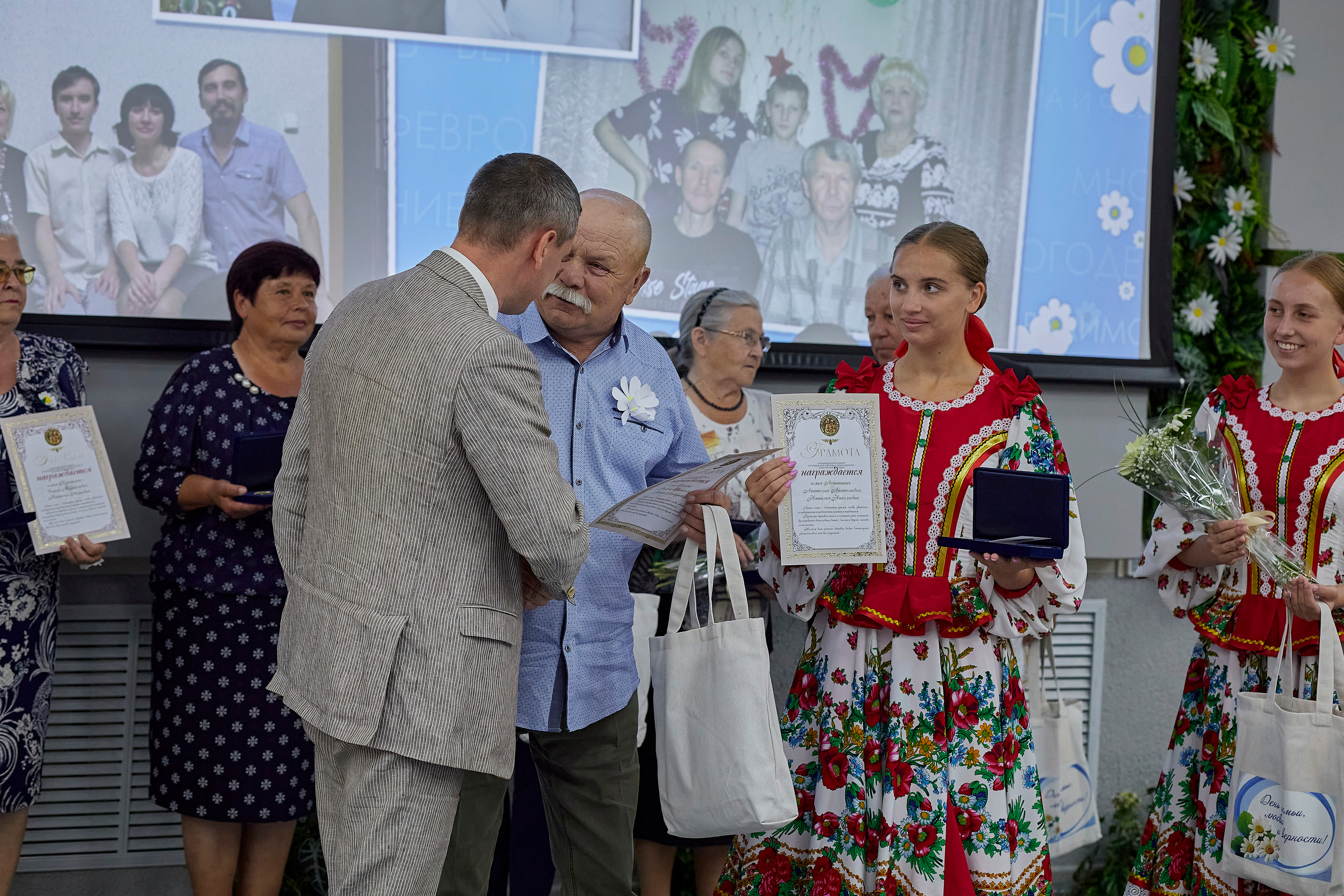 День семьи, любви и верности вместе с министерством социальной защиты. Фотограф Иван Кузьмин на любое Ваше мероприятие