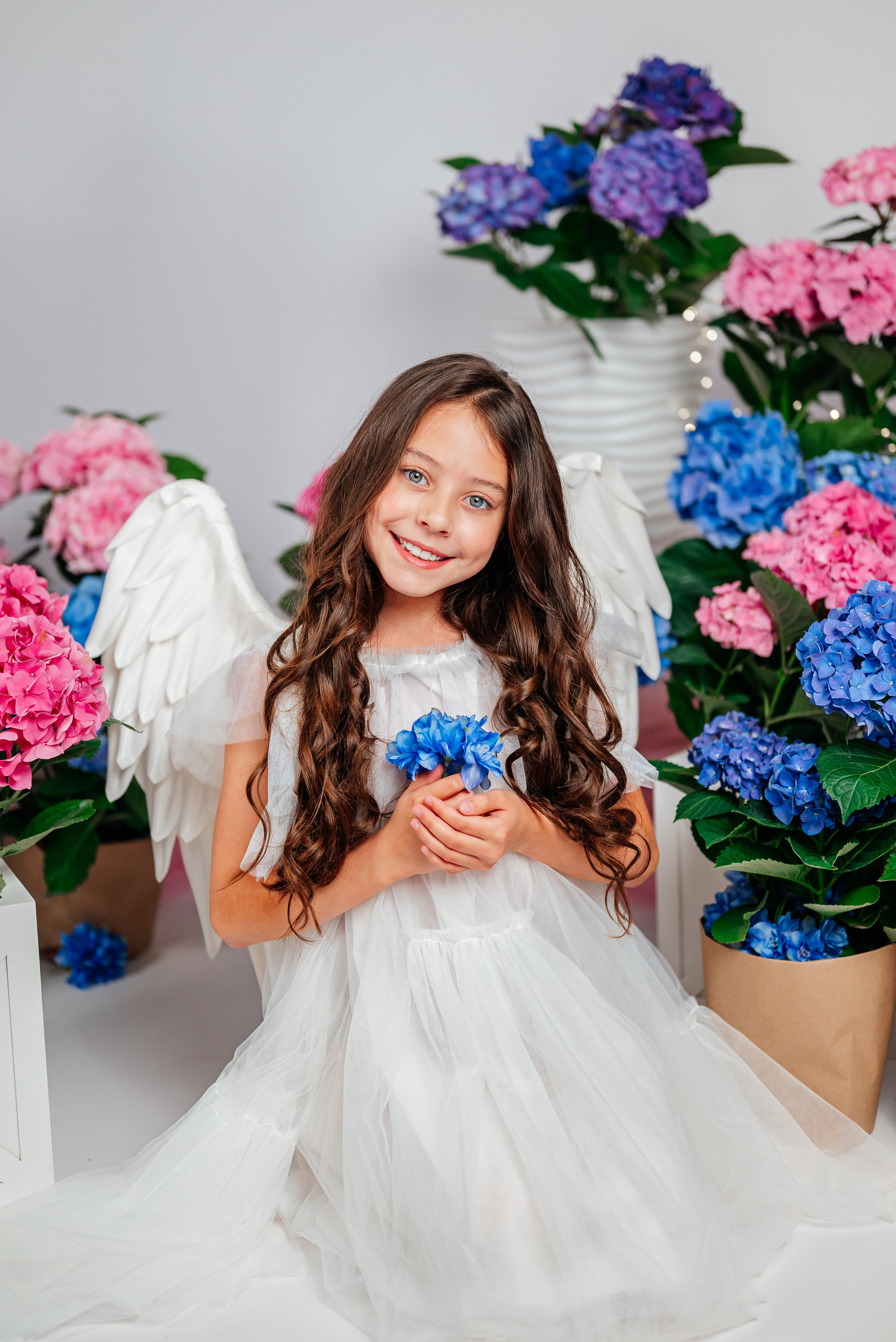 Вероника и гортензии. Семейный фотограф в Краснодаре