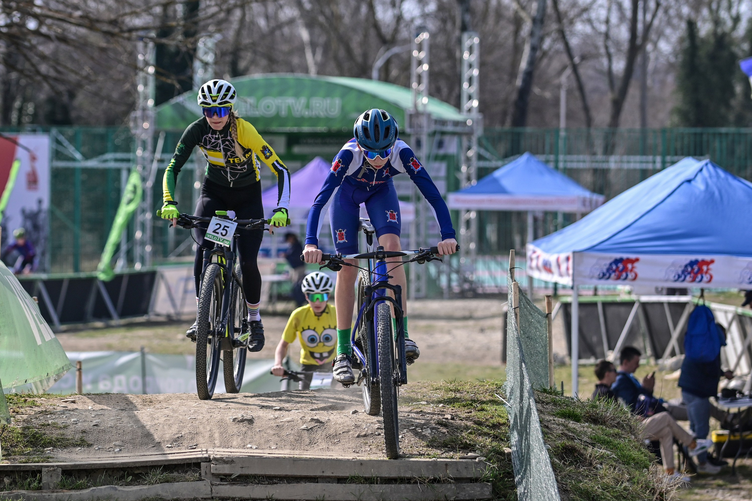 Маунтинбайк, кросс-кантри в Архипо-Осиповке 16 марта 2025. Спортивный фотограф, фотожурналист Павел Ларькин