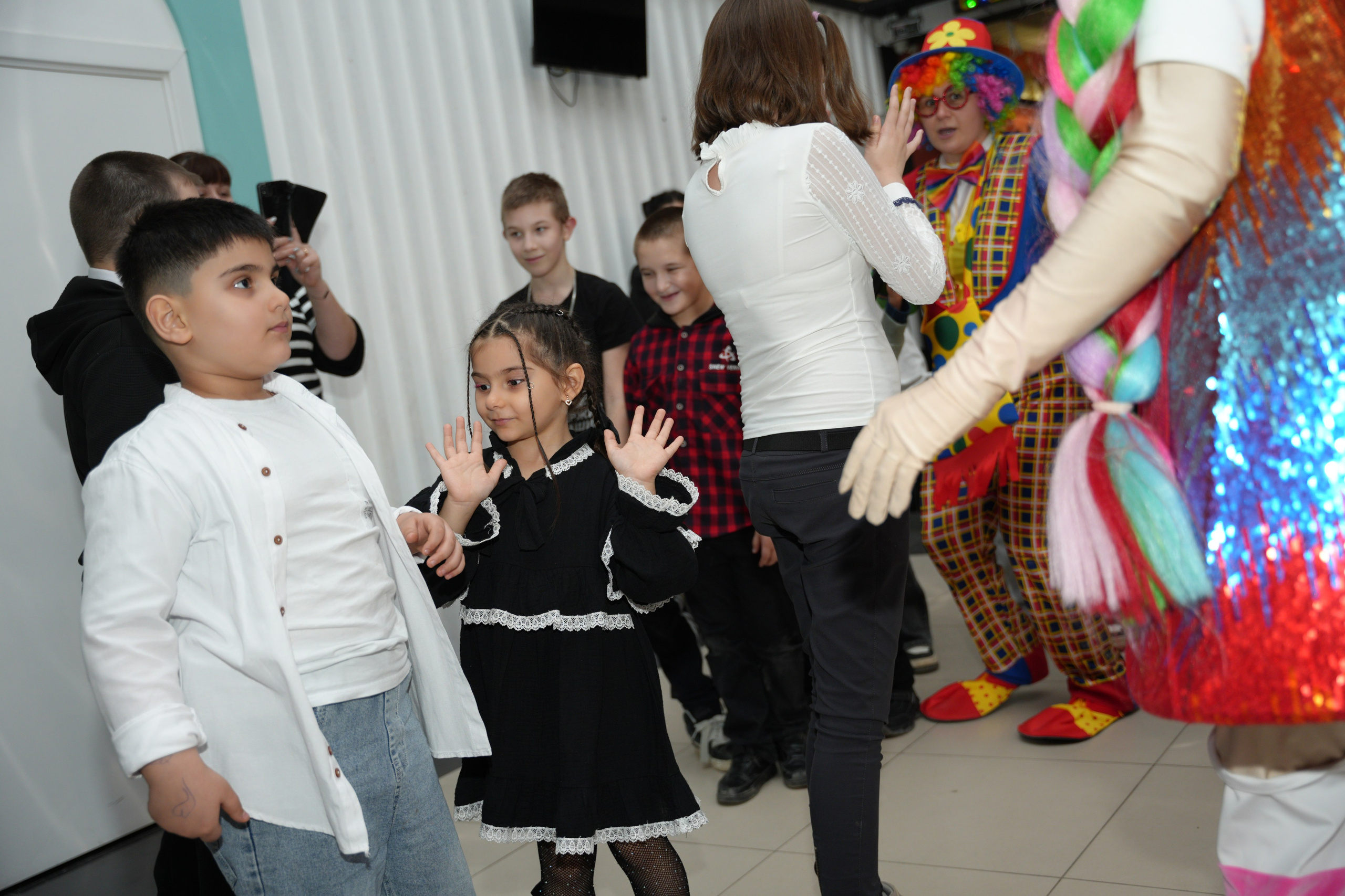 Социально —благотворительная акция «Ты в этом мире не один», посвященная Международному дню инвалидов. ВЫПУСКНЫЕ АЛЬБОМЫ, Школьный фотограф, семейный и свадебный в Саратове и области Ольга Плаксина