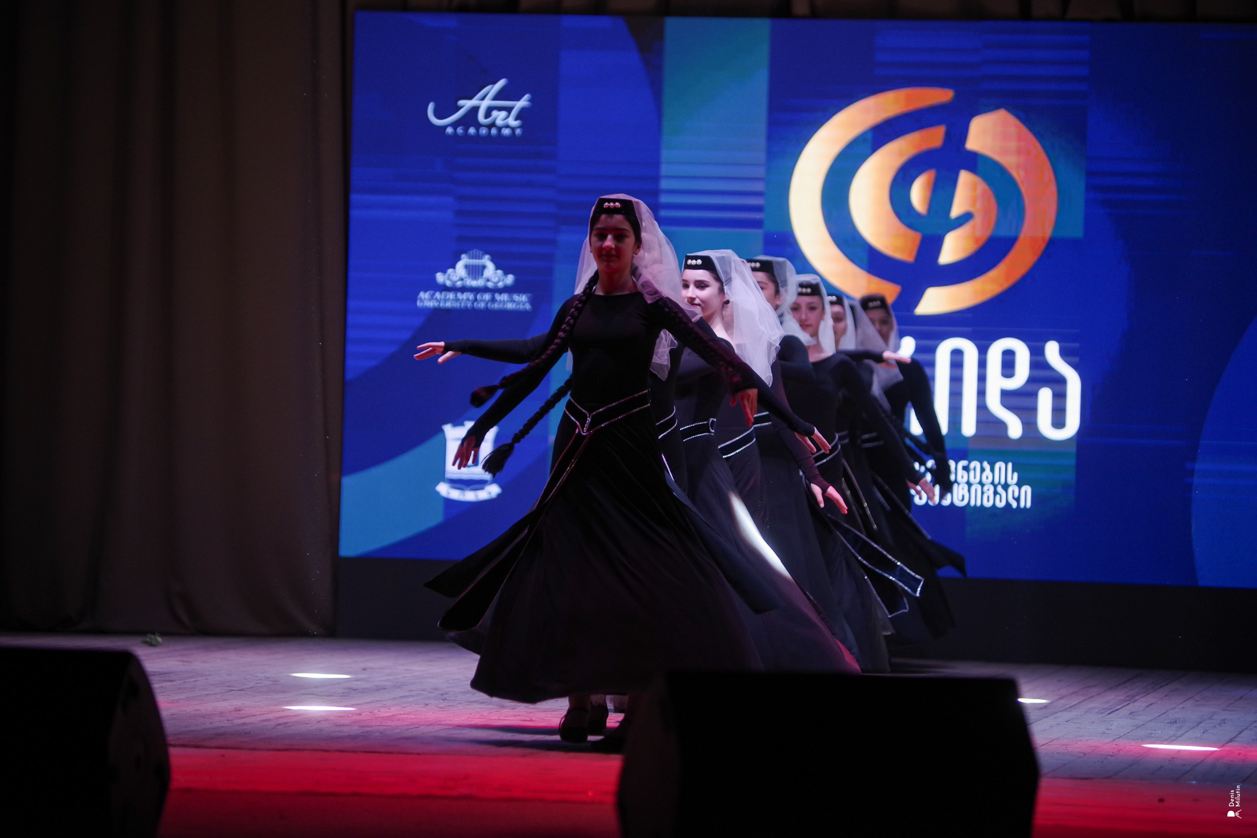 Танцы в Хоби. Портретный фотограф Денис Милютин