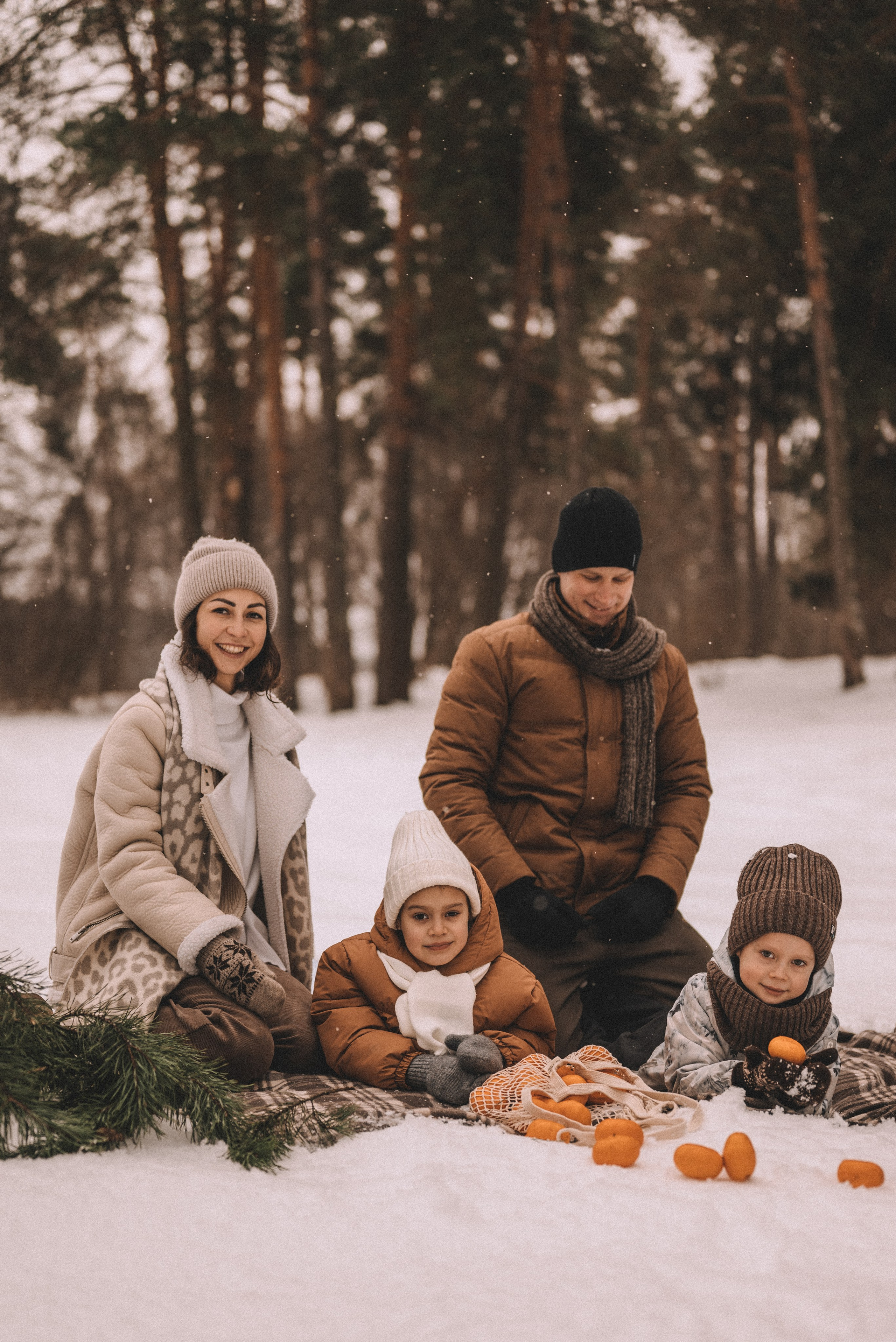 Сергей и Наталья с Ксюшей и Максимом. Фотограф Кристина Пархоменко