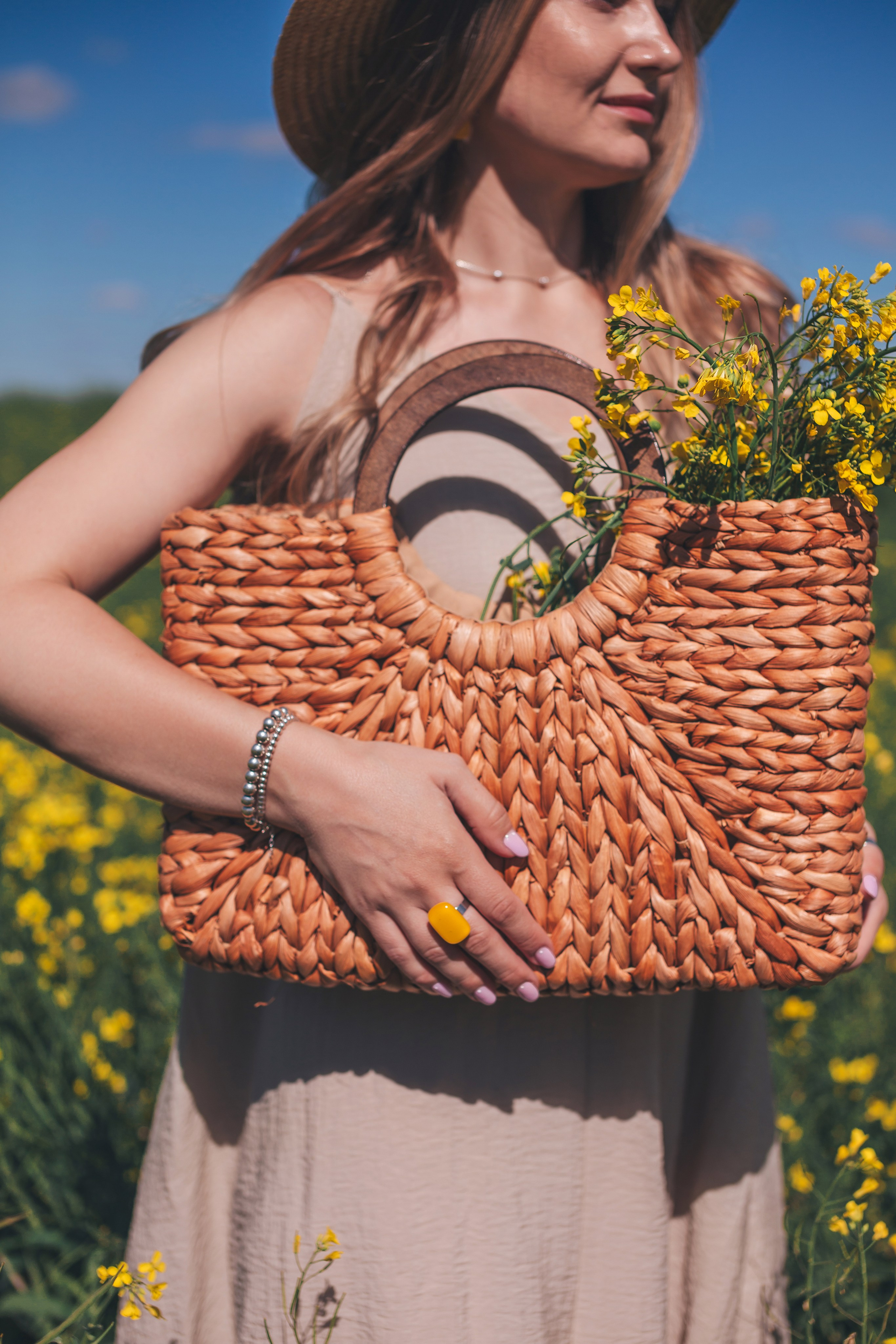 Рапсовое поле. Семейный и художественный фотограф в Тюмени Юлия Логинова