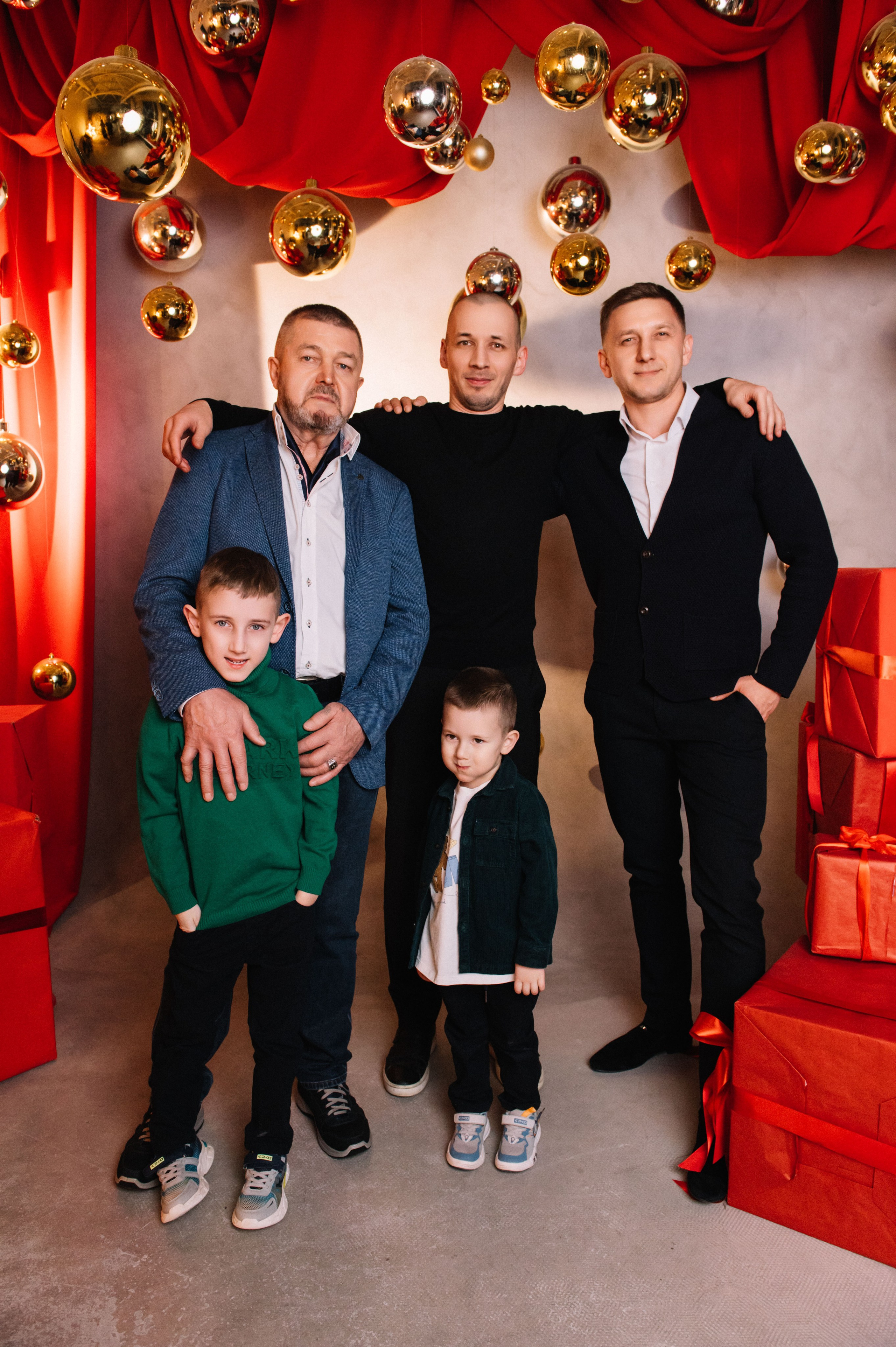 Большая семья собралась вместе на Новый год. Фотограф в Сургуте Светлана Гибадуллина