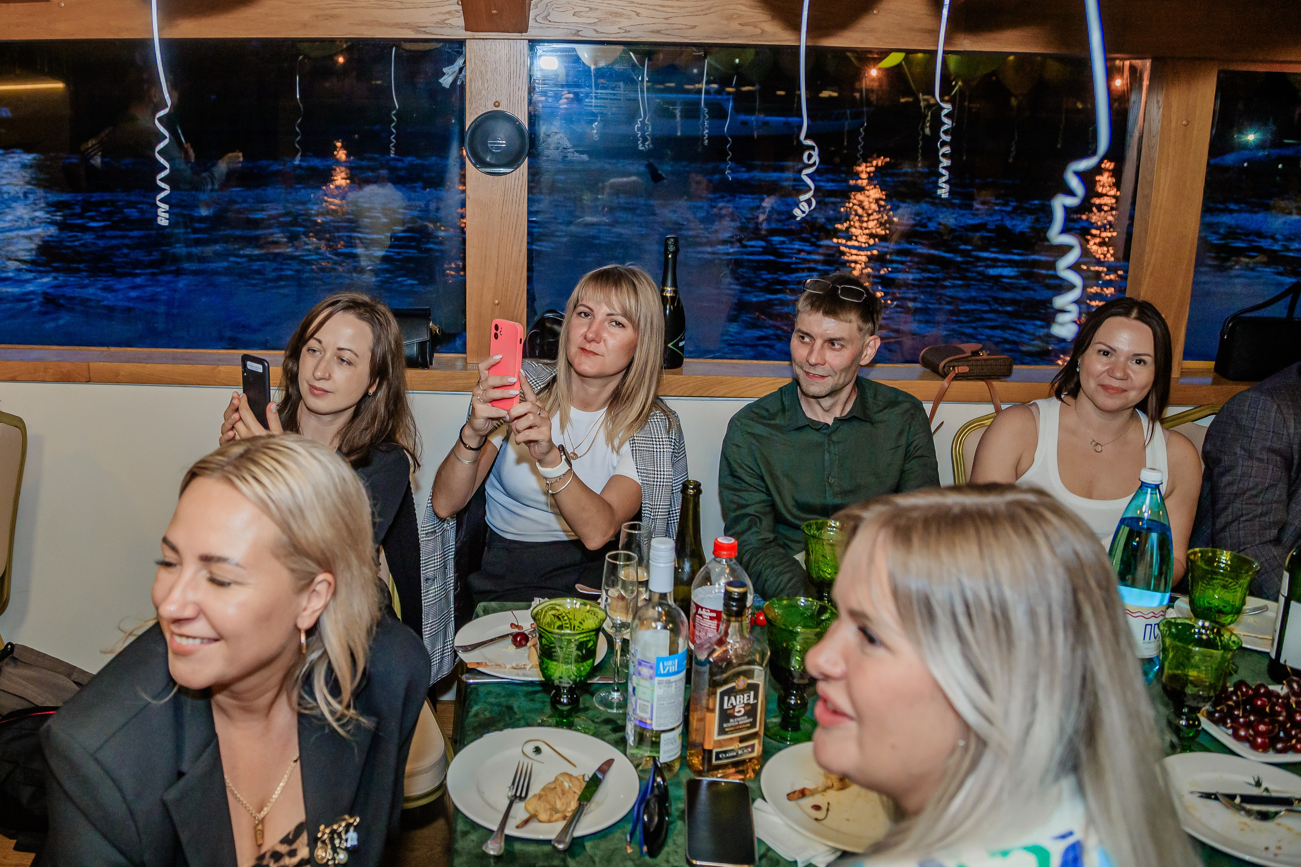 Выпускной на теплоходе. Фотограф в Санкт-Петербурге Чумаков Семен