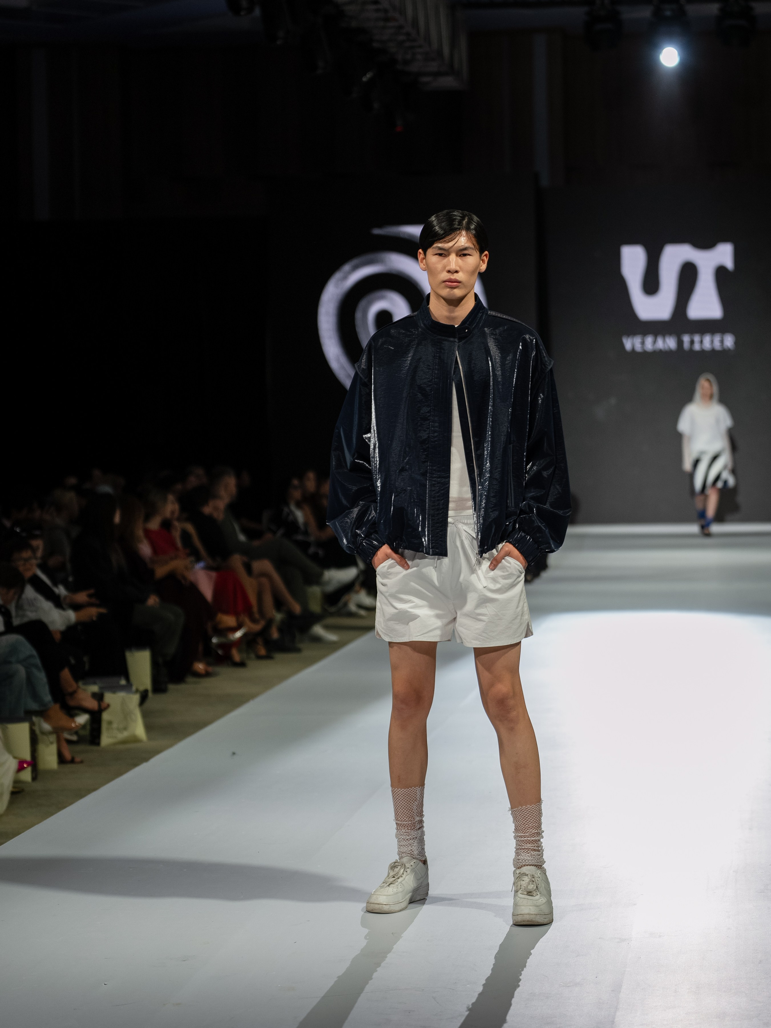 EURASIAN FASHION WEEK Vegan Tiger. Сайт Алматинского НЮ АРТ, будуар и фэшн фотографа Дениса Карпенко