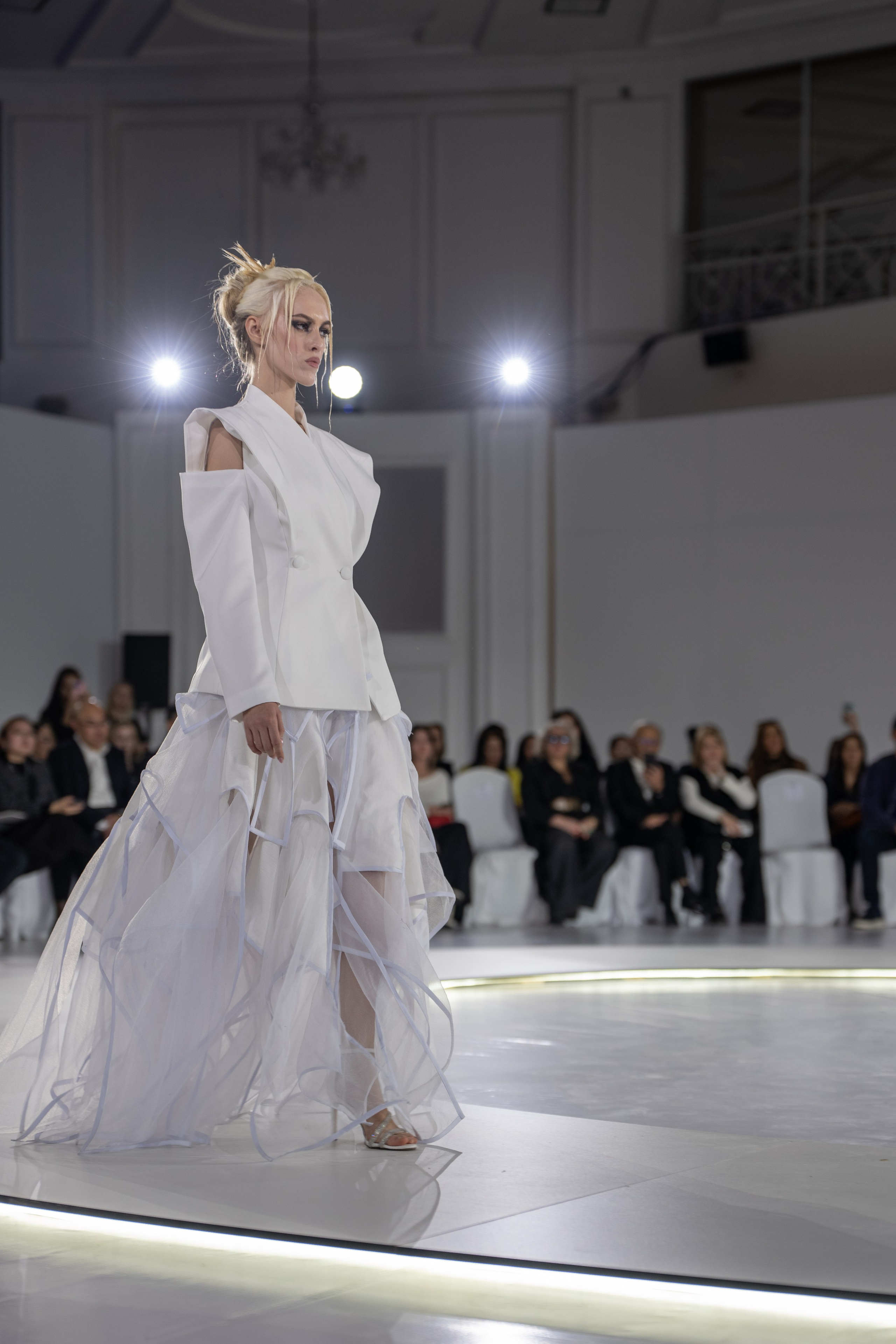 Dwsigner Nazar Almazbekov. Сайт Алматинского НЮ АРТ, будуар и фэшн фотографа Дениса Карпенко