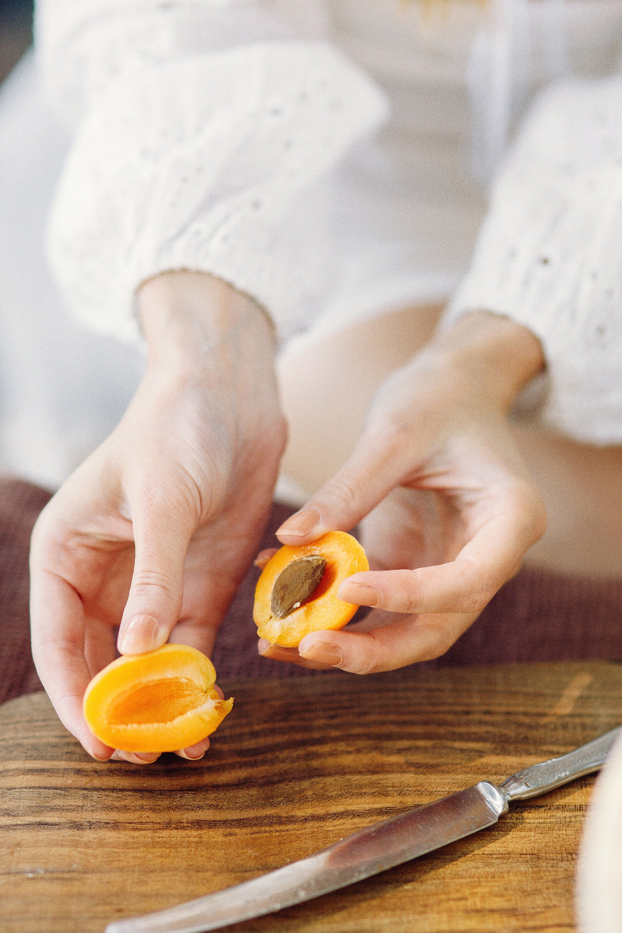 Фотосессия с абрикосами в Батуми