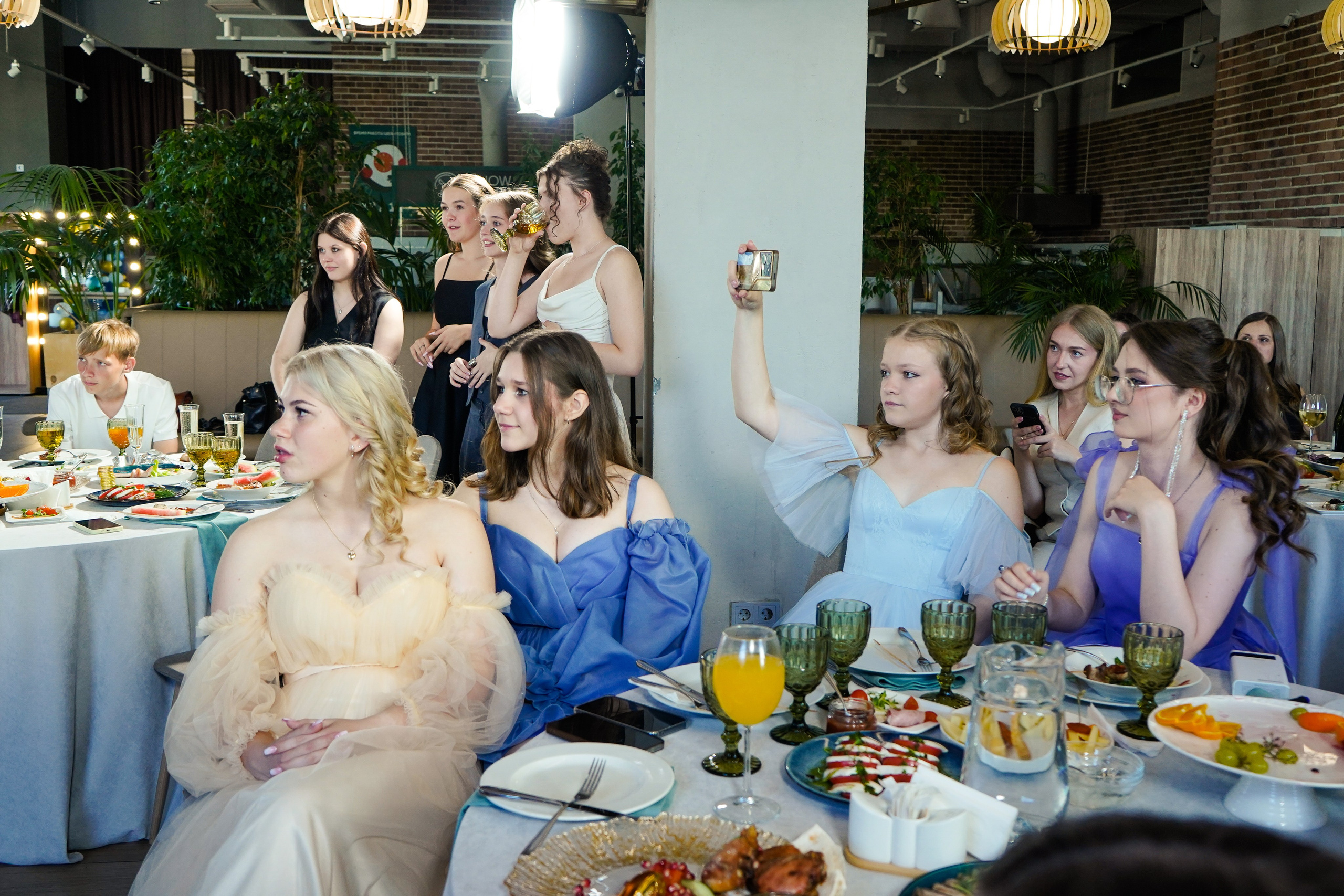 Выпускной вечер, гимназия № 40, 9 класс. Семейный и портретный фотограф в Екатеринбурге Анна Лобанова