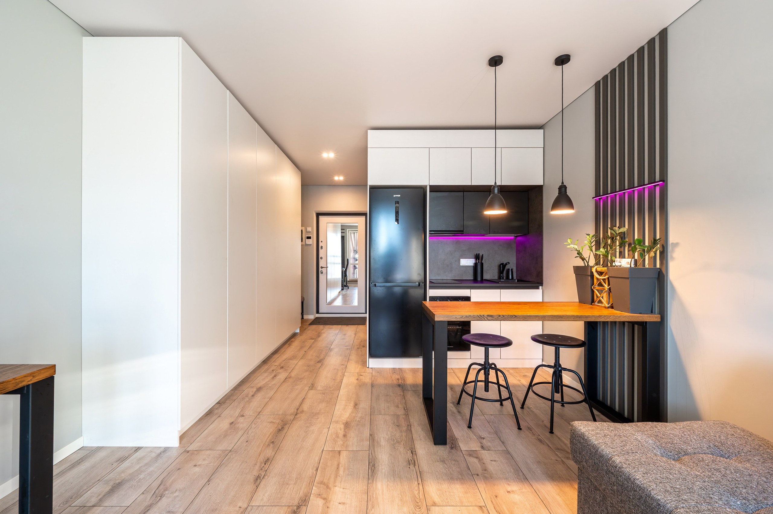 Студия на продажу, Лиговский пр-т. Интерьерный фотограф. Фото- видеосъемка недвижимости Санкт-Петербург